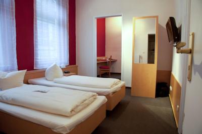 Double Room - Photo 4