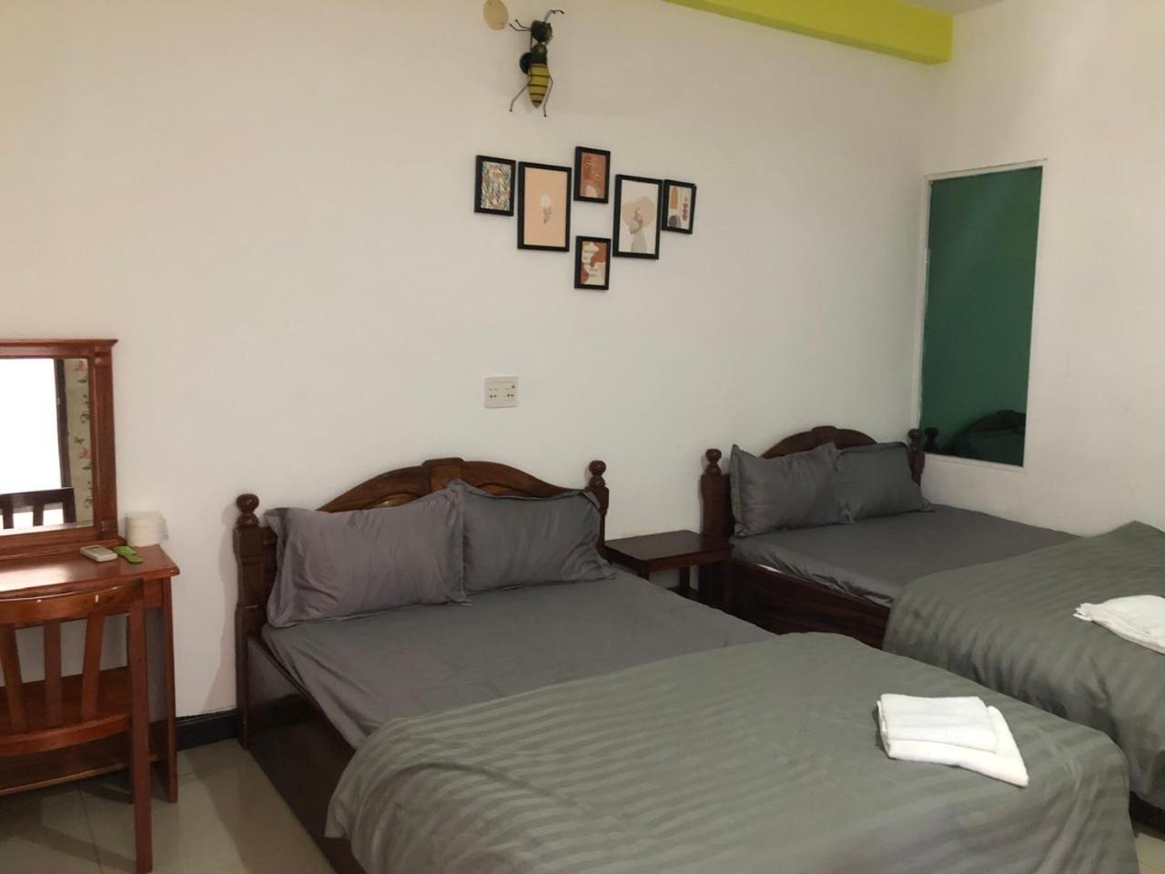 Quadruple Room with Bathroom - Photo 4