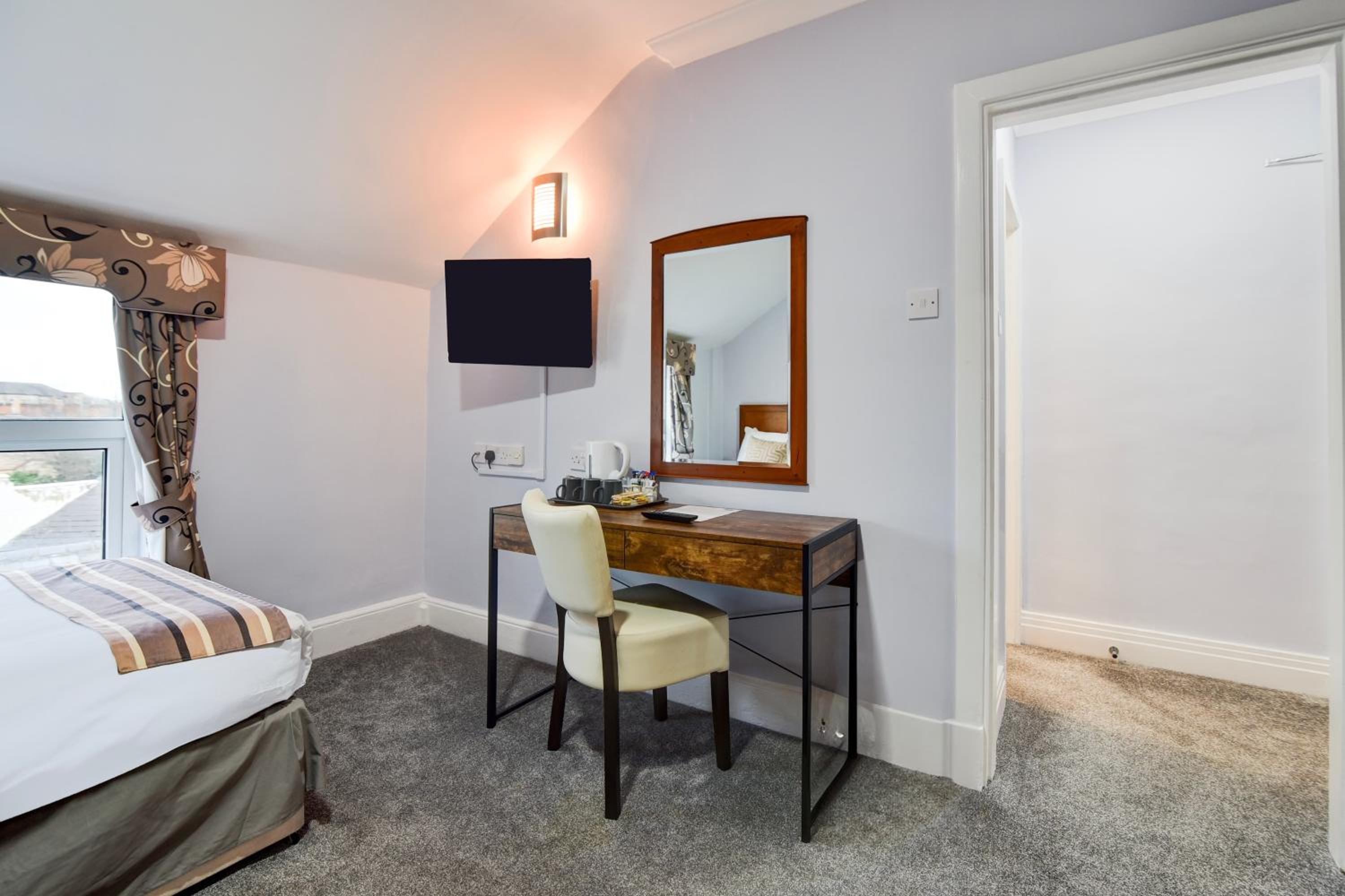Standard Family Room - Photo 2