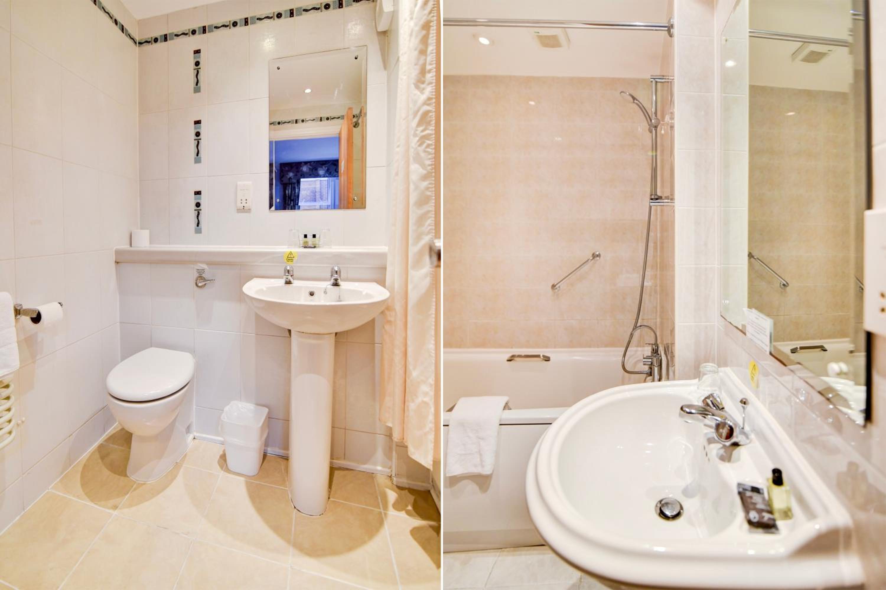 Twin Room - Disability Access photo 3