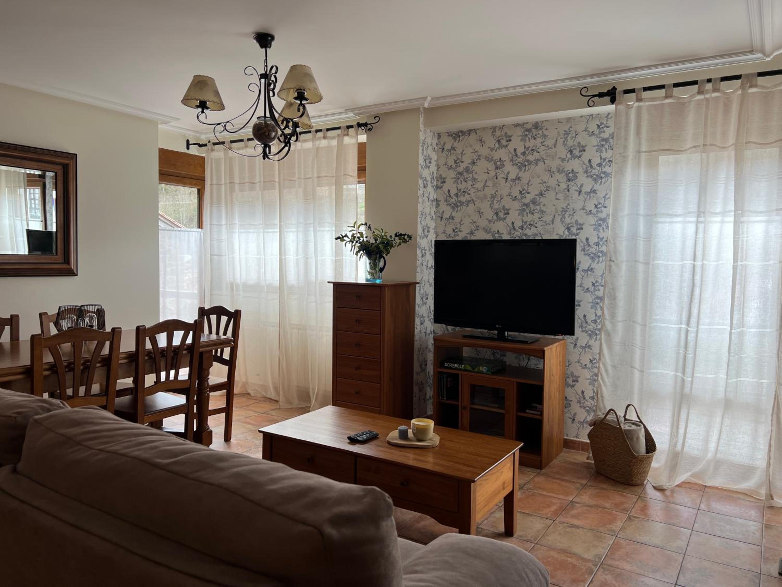 Four-Bedroom Apartment with Balcony 