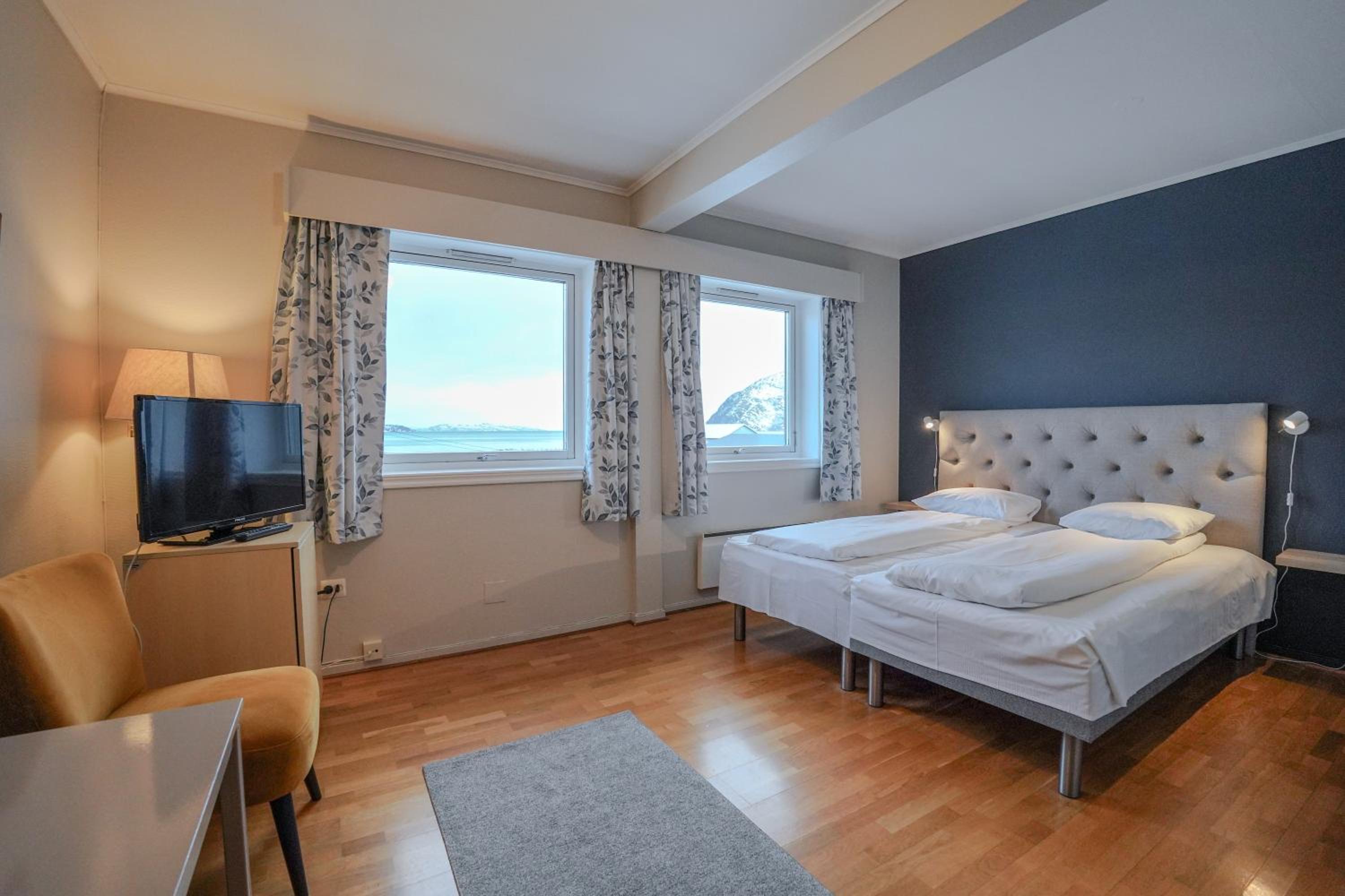 Double Room with Sea View - Photo 2