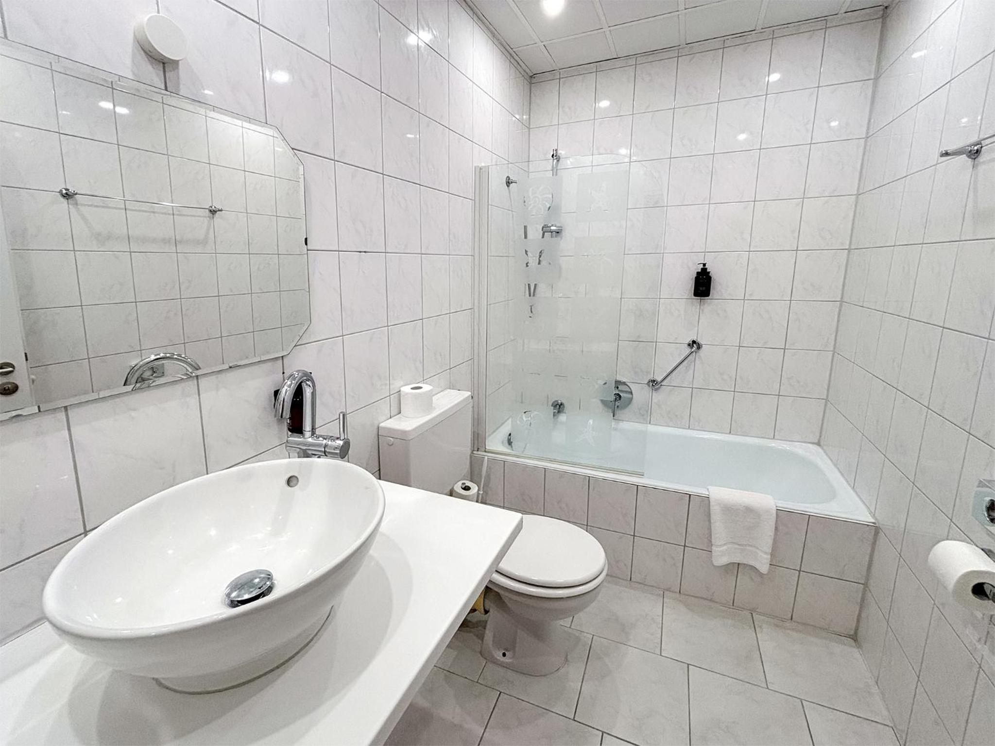 Single Room photo 3