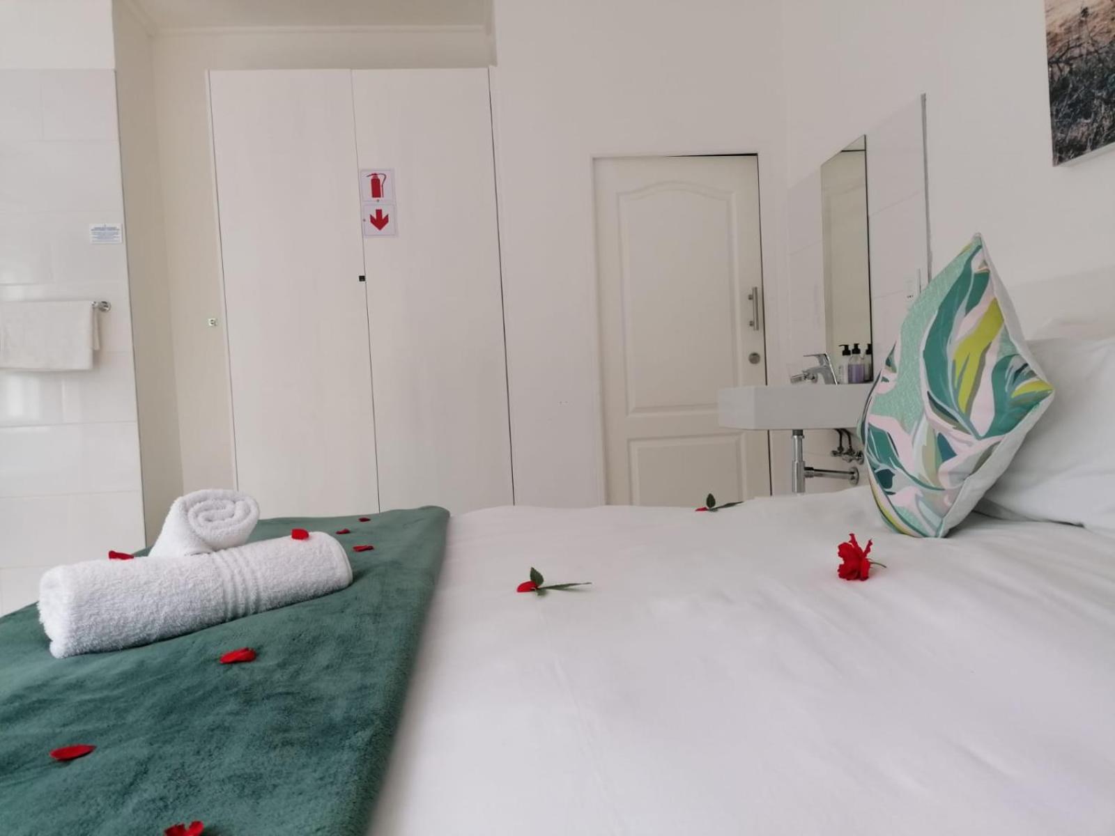 Superior King Room (Valley Facing)