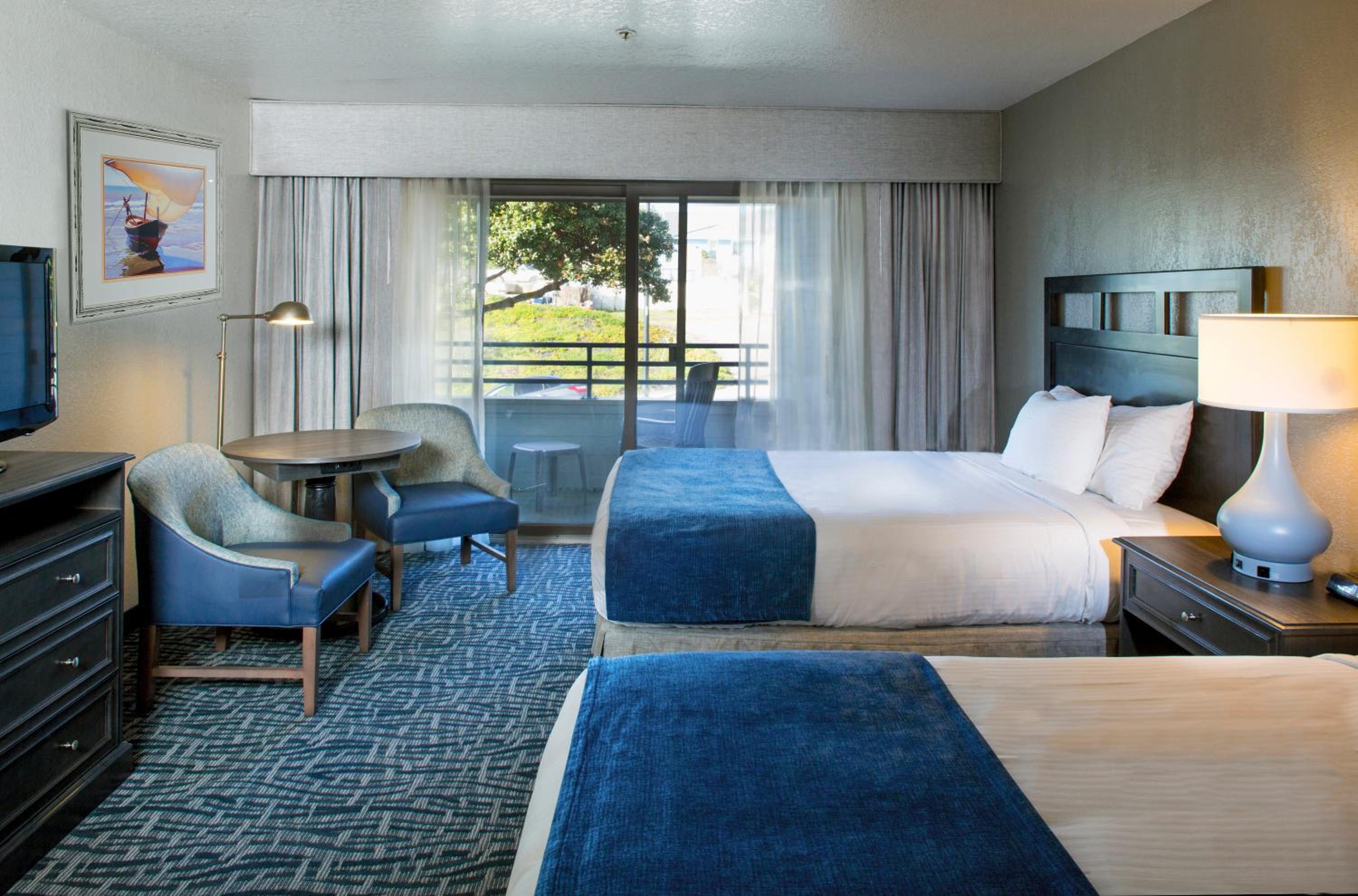 Queen Room with 2 Queen Beds with Partial Sea View - Photo 1