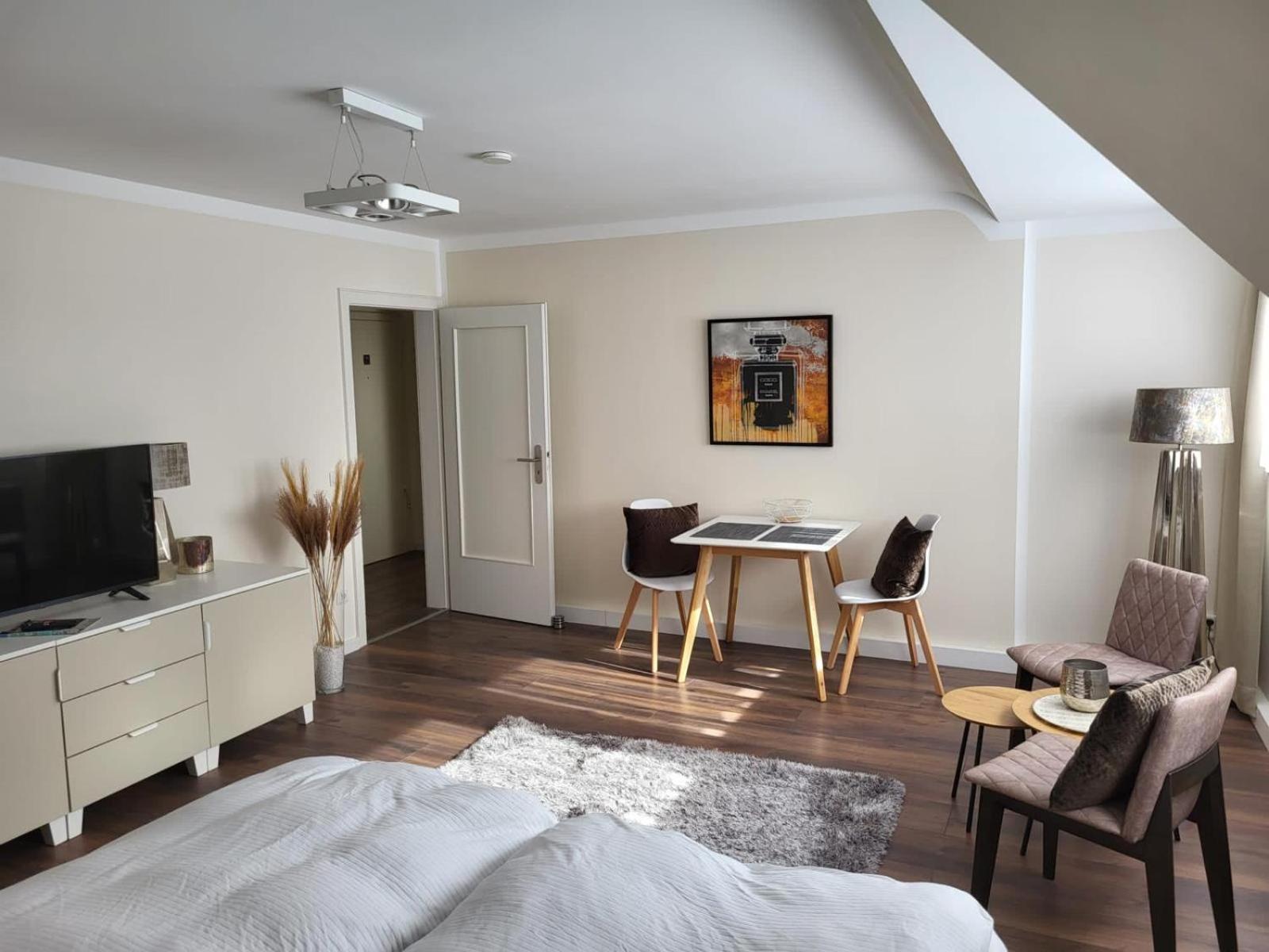 Apartment - Photo 2