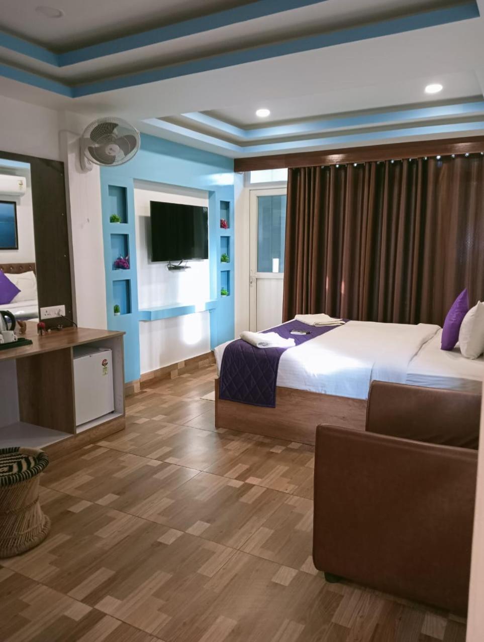 Executive Room With Bathtub - Photo 3