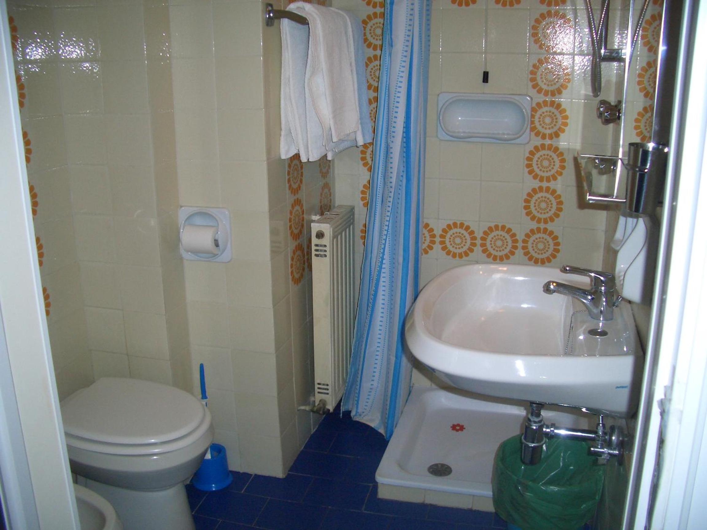 Standard Double or Twin Room photo 3