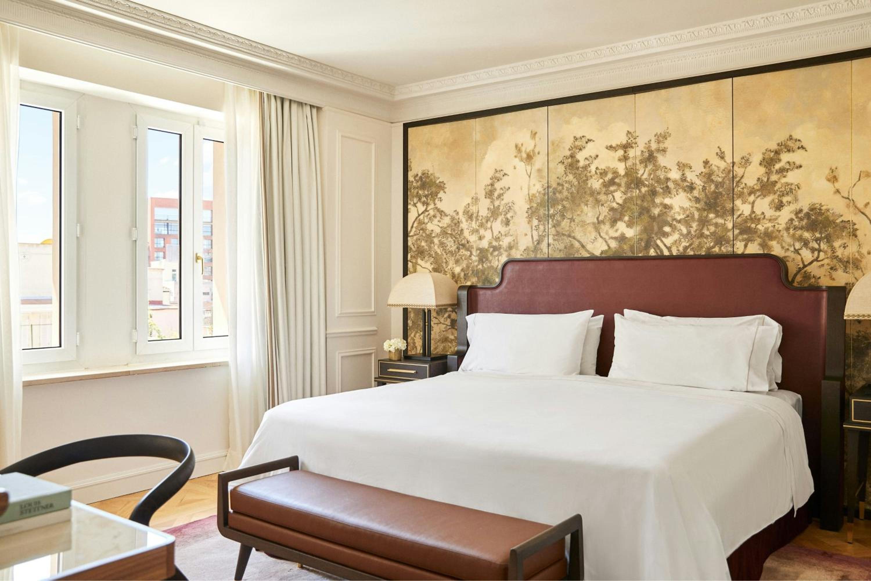 One-Bedroom Palace King Suite - Photo 7