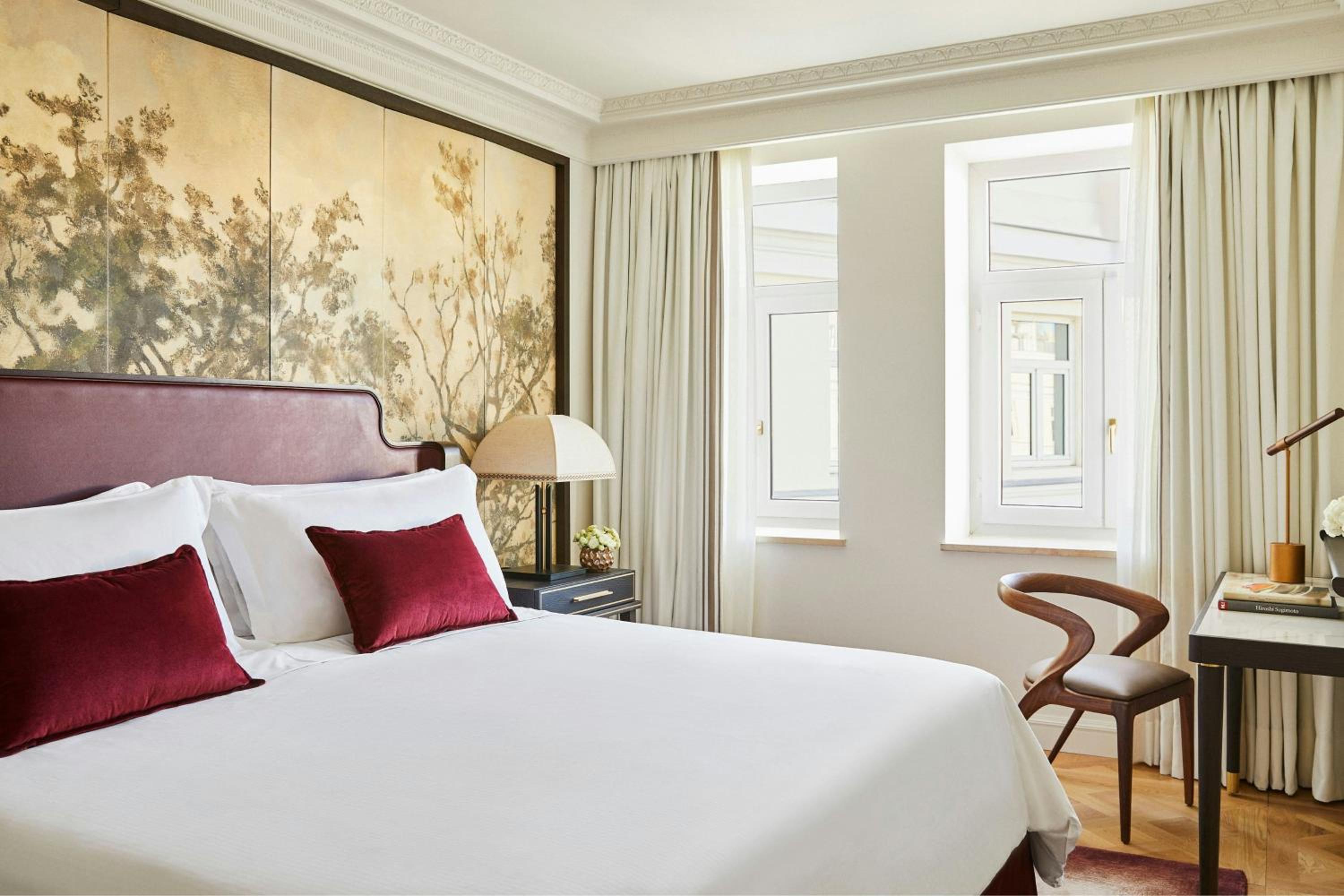 One-Bedroom Palace King Suite thumbnail 5