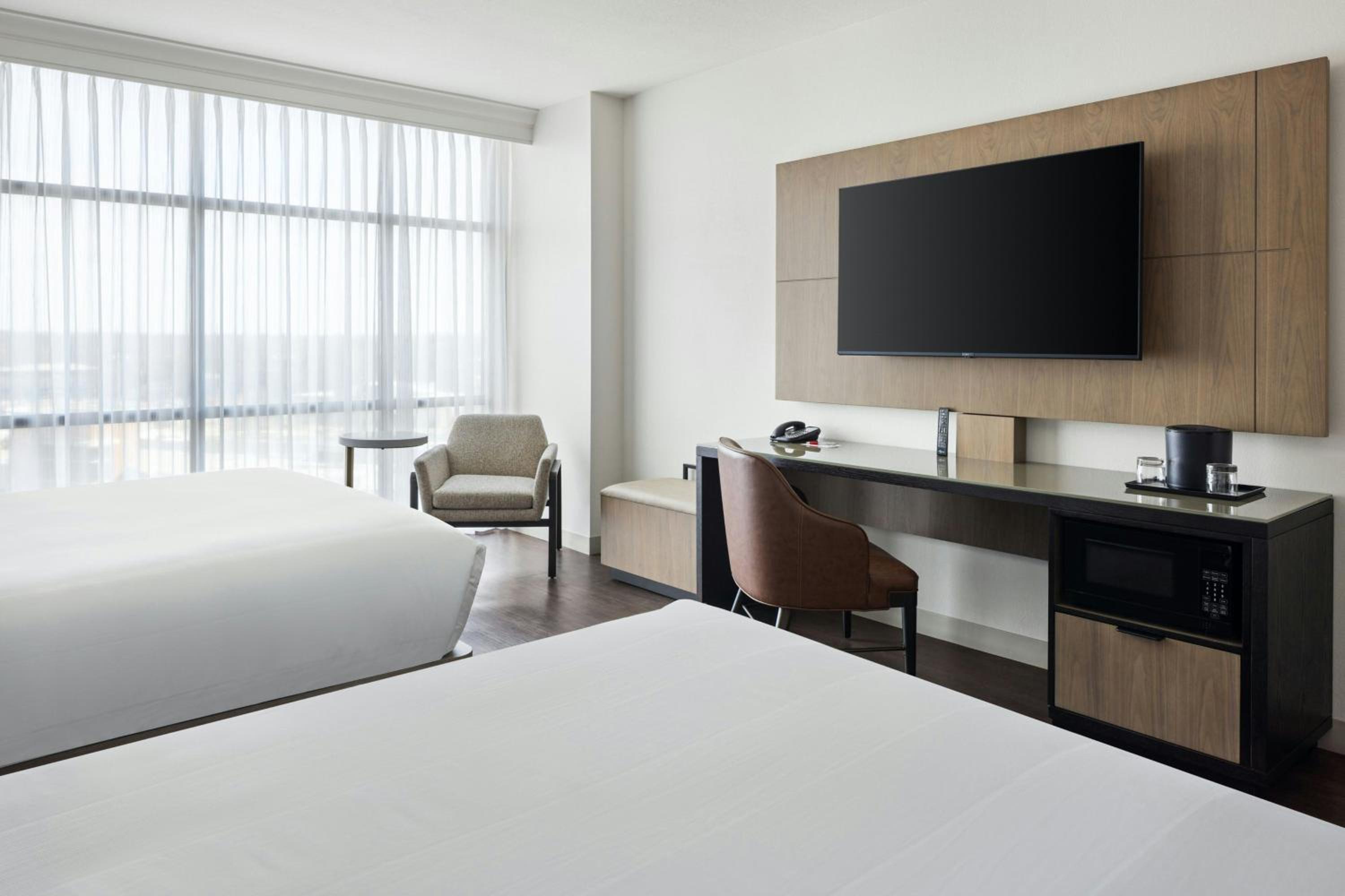 Double Room with Two Double Beds and Adapted Tub - Mobility and Hearing Accessible photo 3