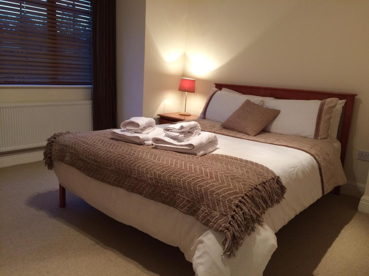 Three-Bedroom House - Photo 16