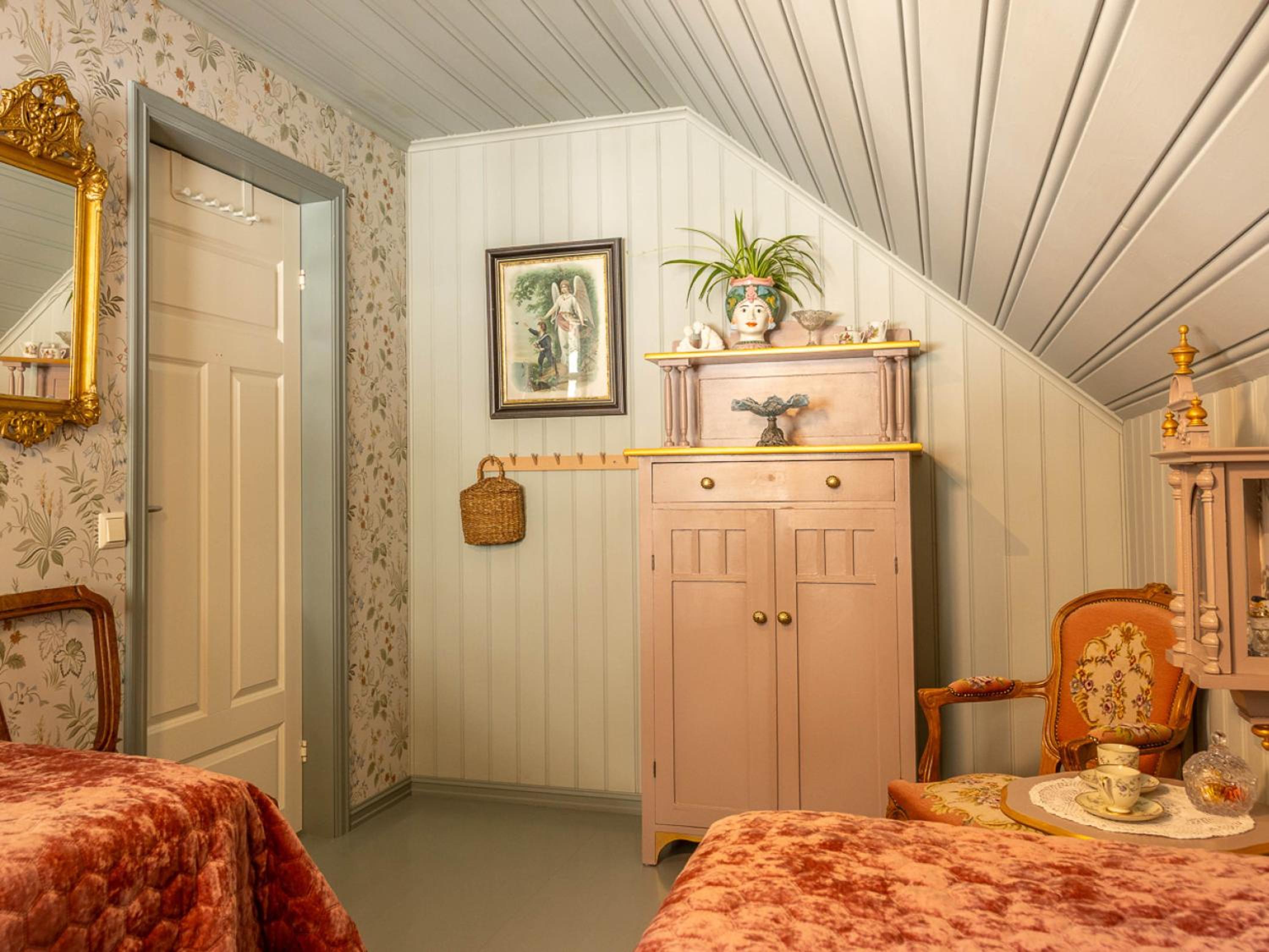 Standard Double Room with Shared Bathroom