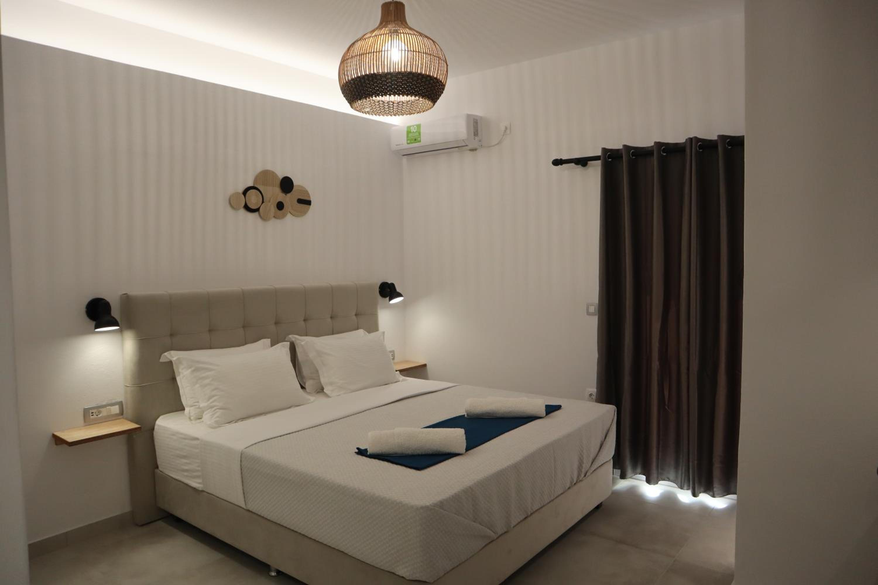 Deluxe Double Room with Balcony and Sea View photo 3