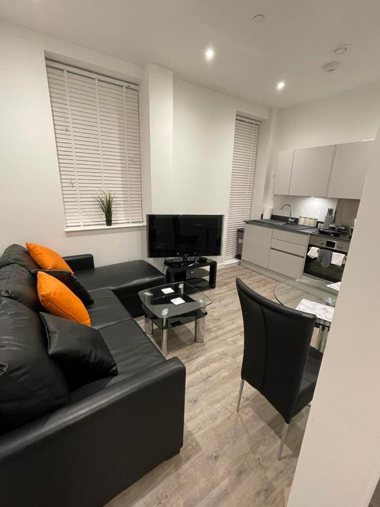 One-Bedroom Apartment photo 3