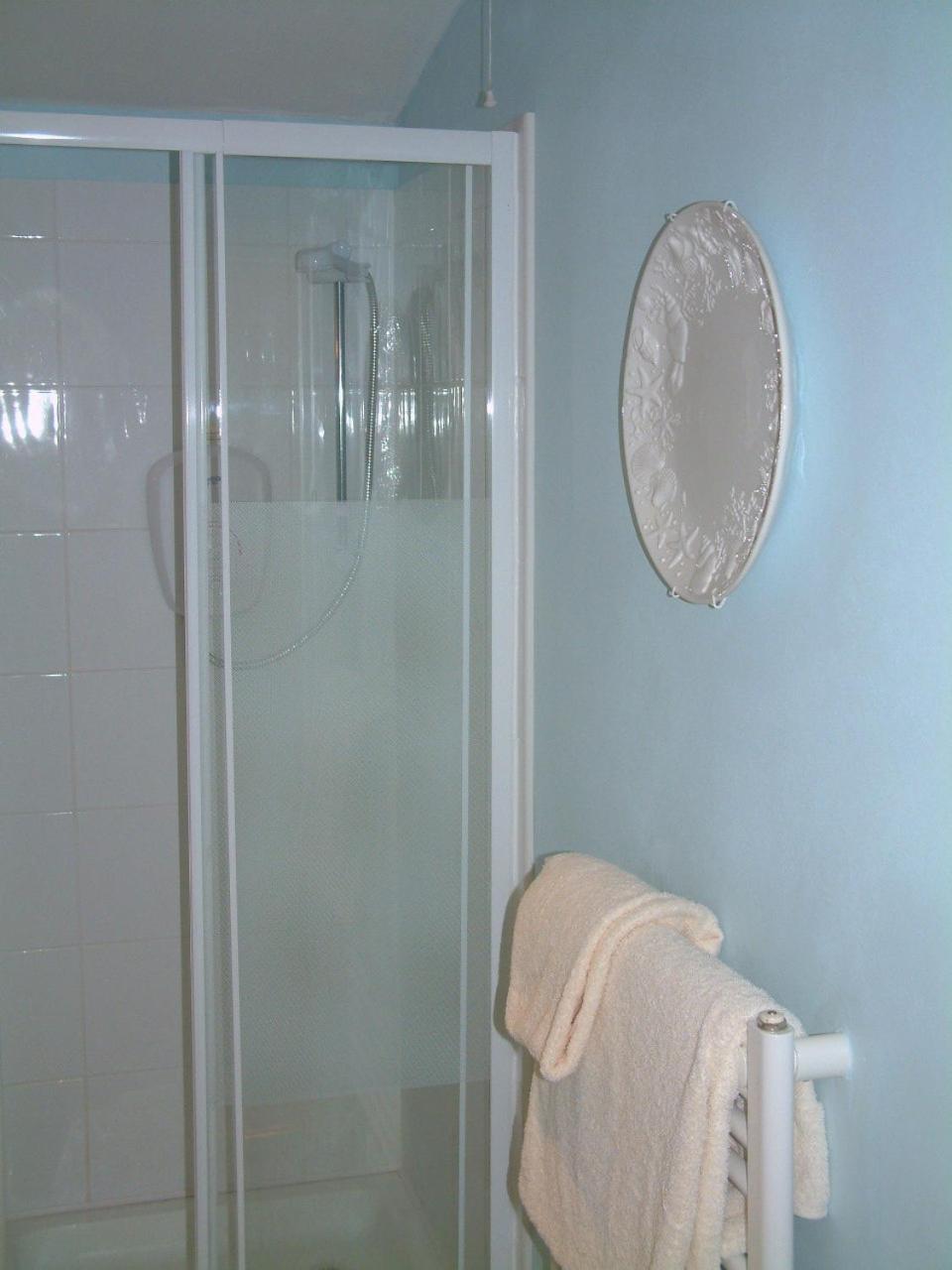 Double Room - Photo 8