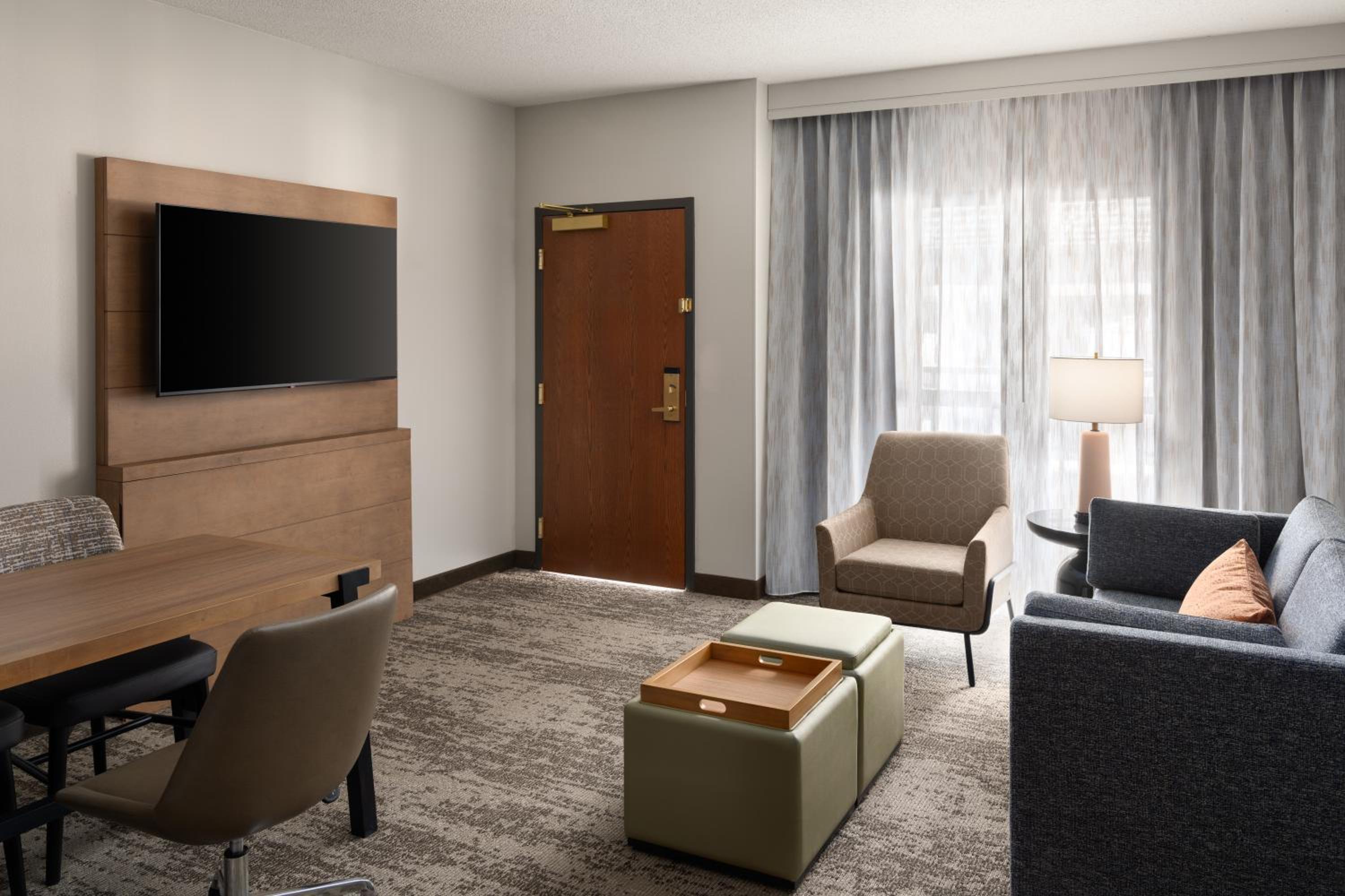 Two-Room Queen Suite with Two Queen Beds - Photo 9