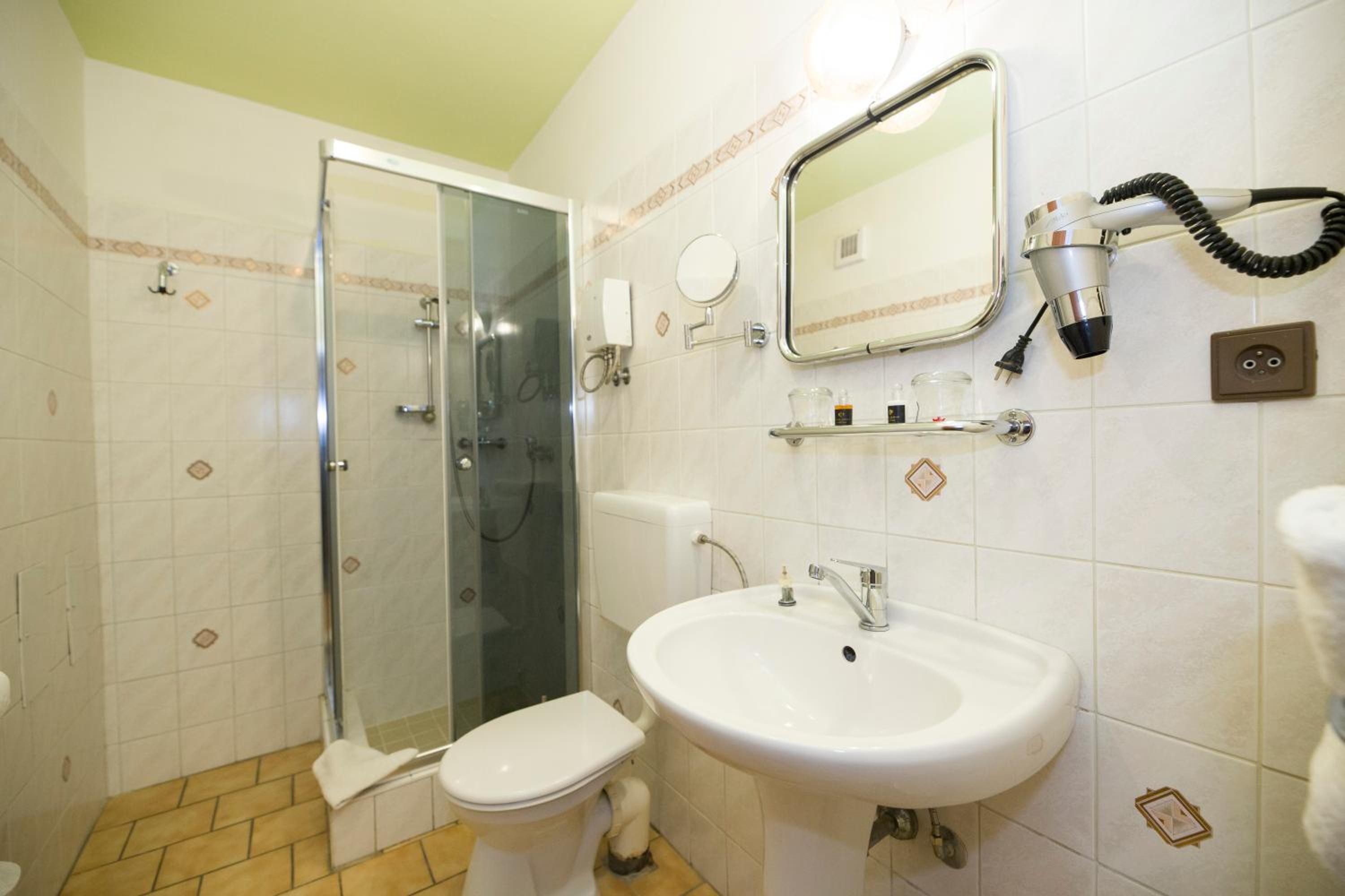 Deluxe Triple Room photo 2