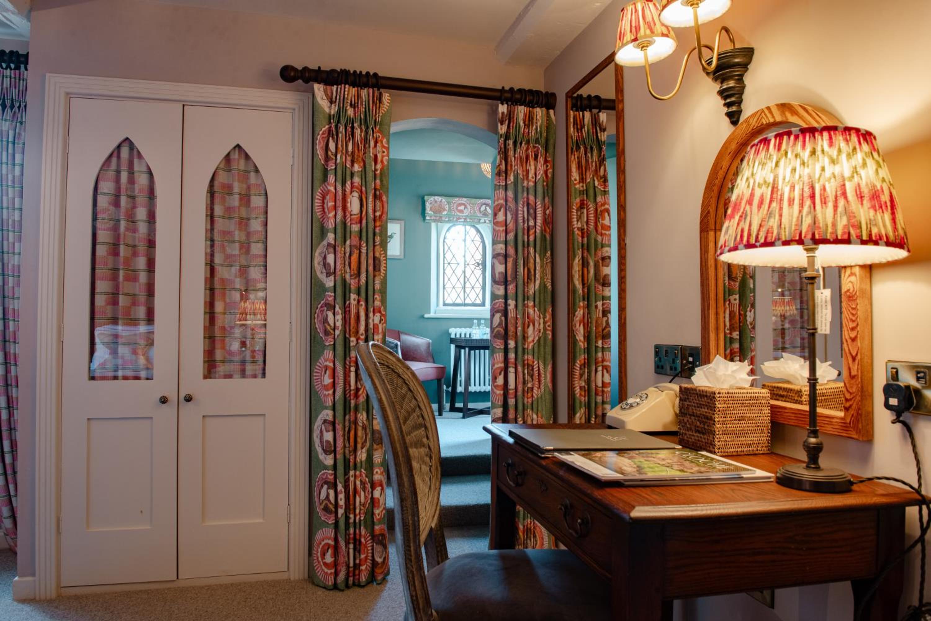 Deluxe Double or Twin Room - Photo 9
