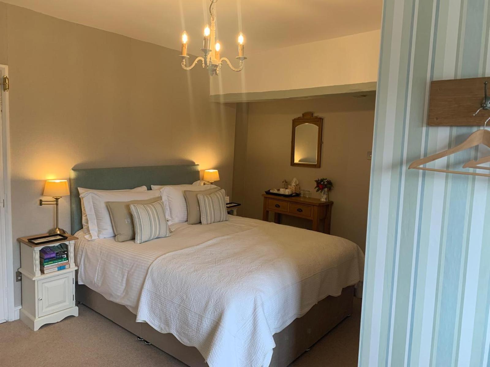 Deluxe Double Room with Shower