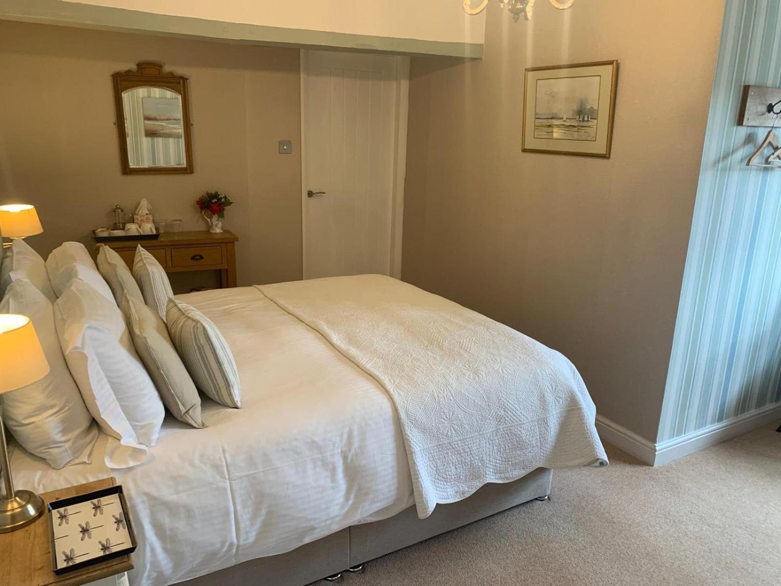 Deluxe Double Room with Shower