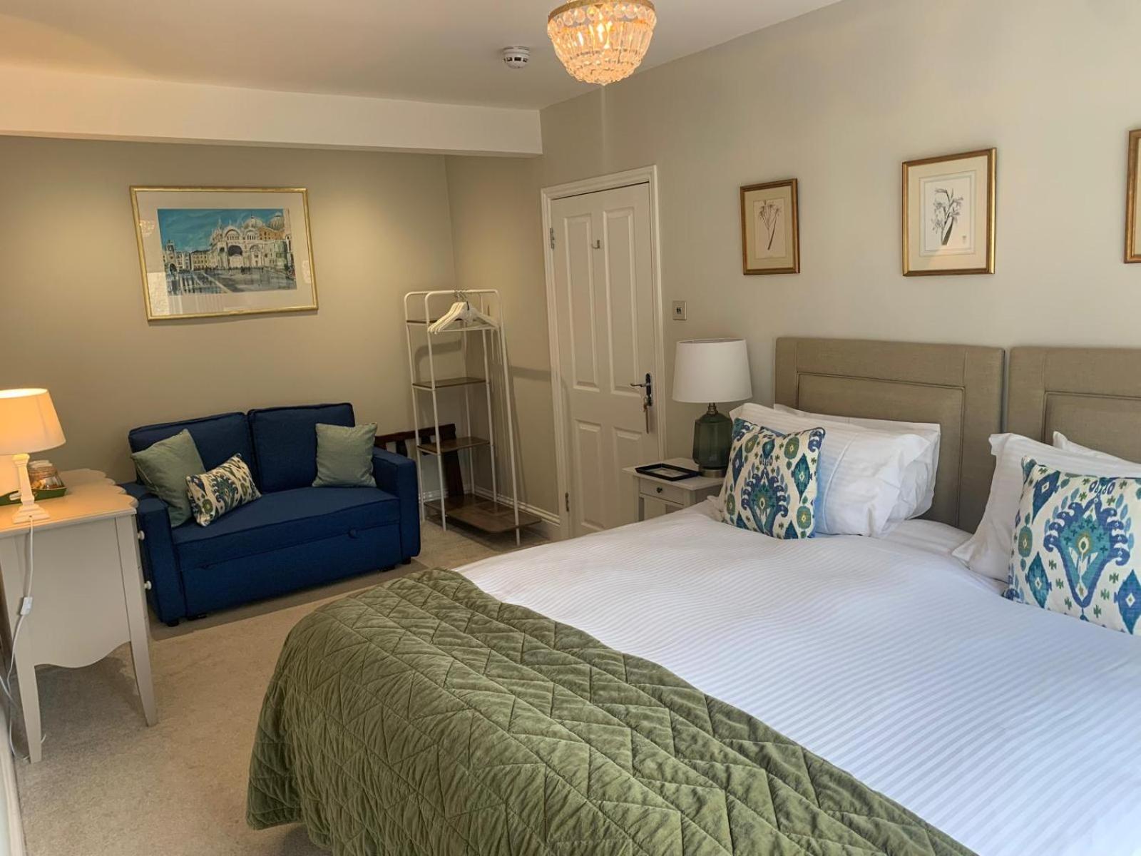 Deluxe Double Room with Shower