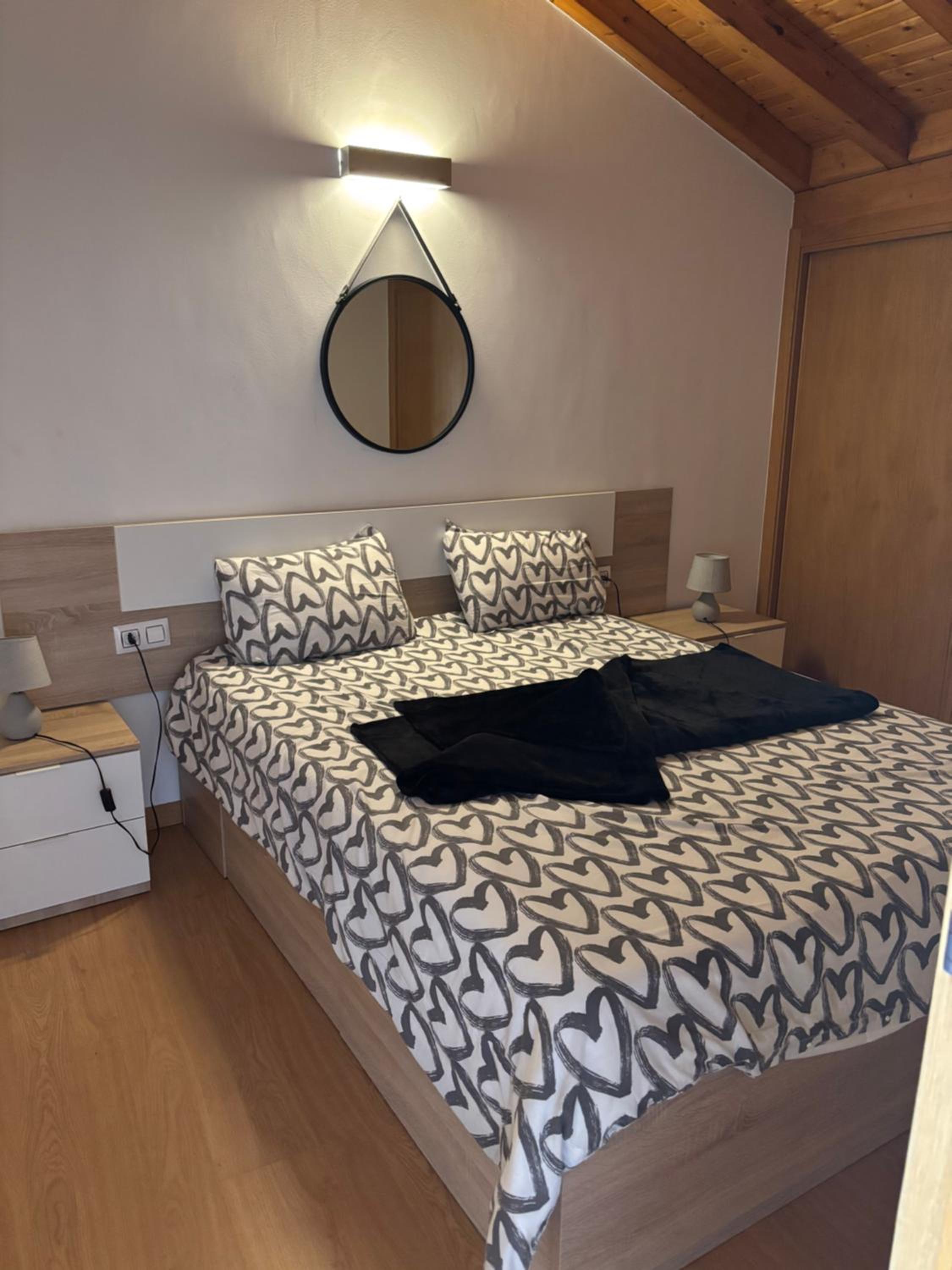 Apartment with Terrace - Photo 6