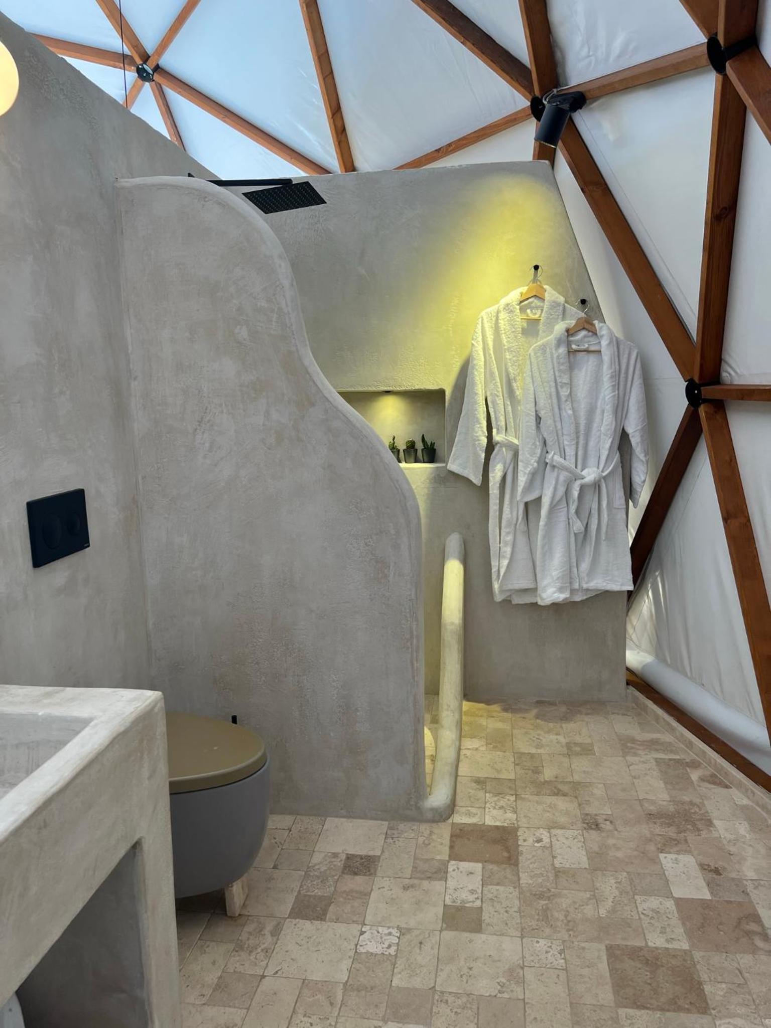 King Room with Spa Bath - Photo 10