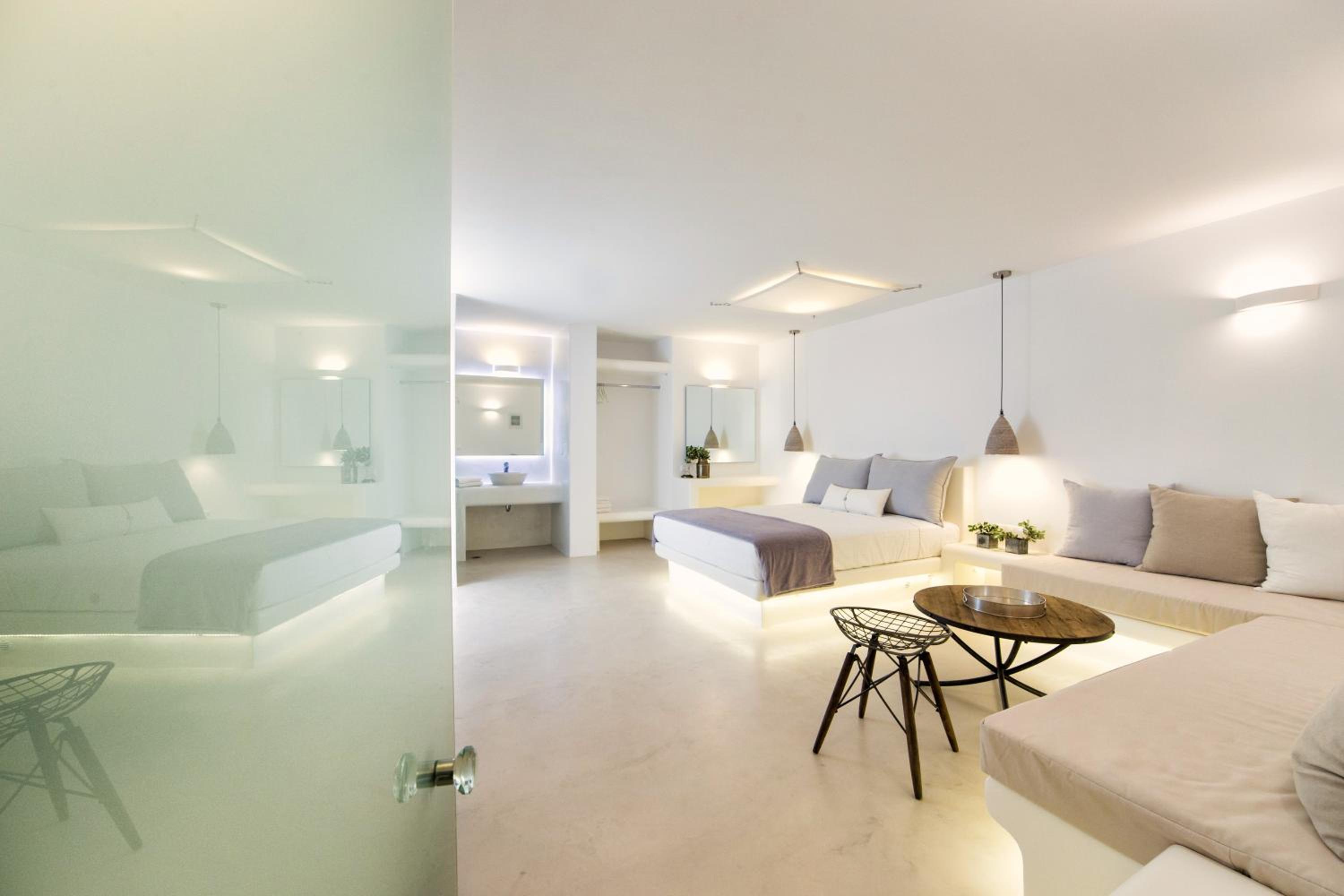 Superior Suite with Sea View and outdoor Hot Tub