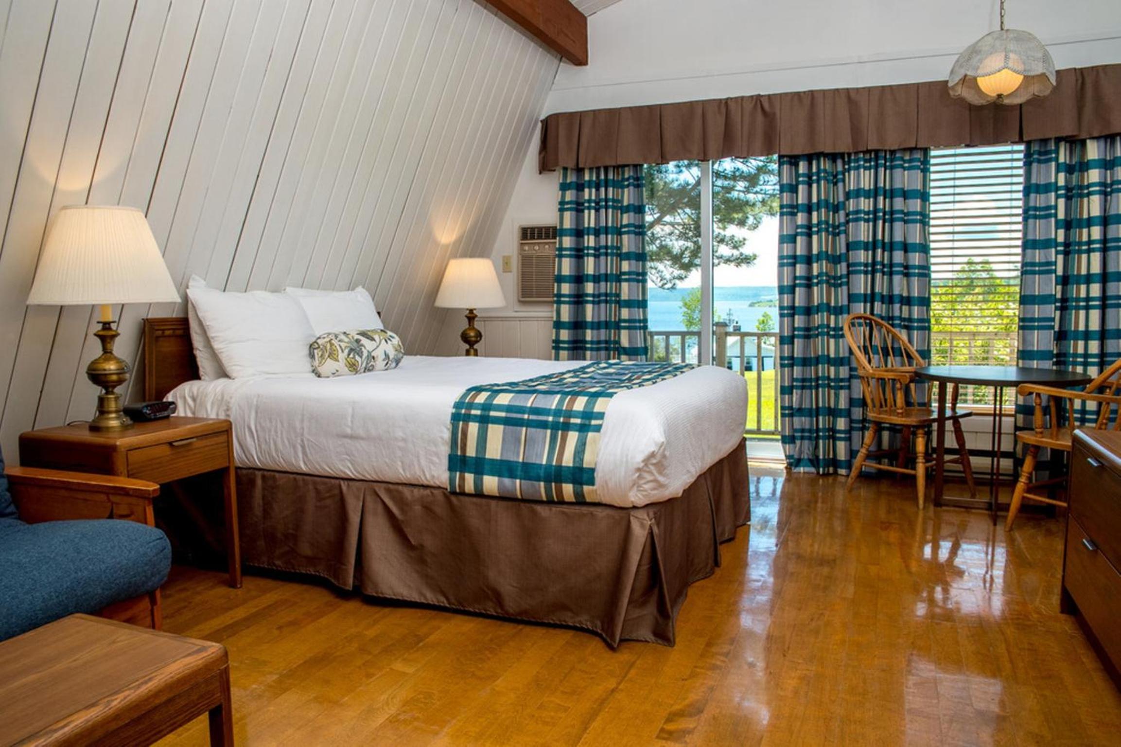 Chalet (2 Adults)