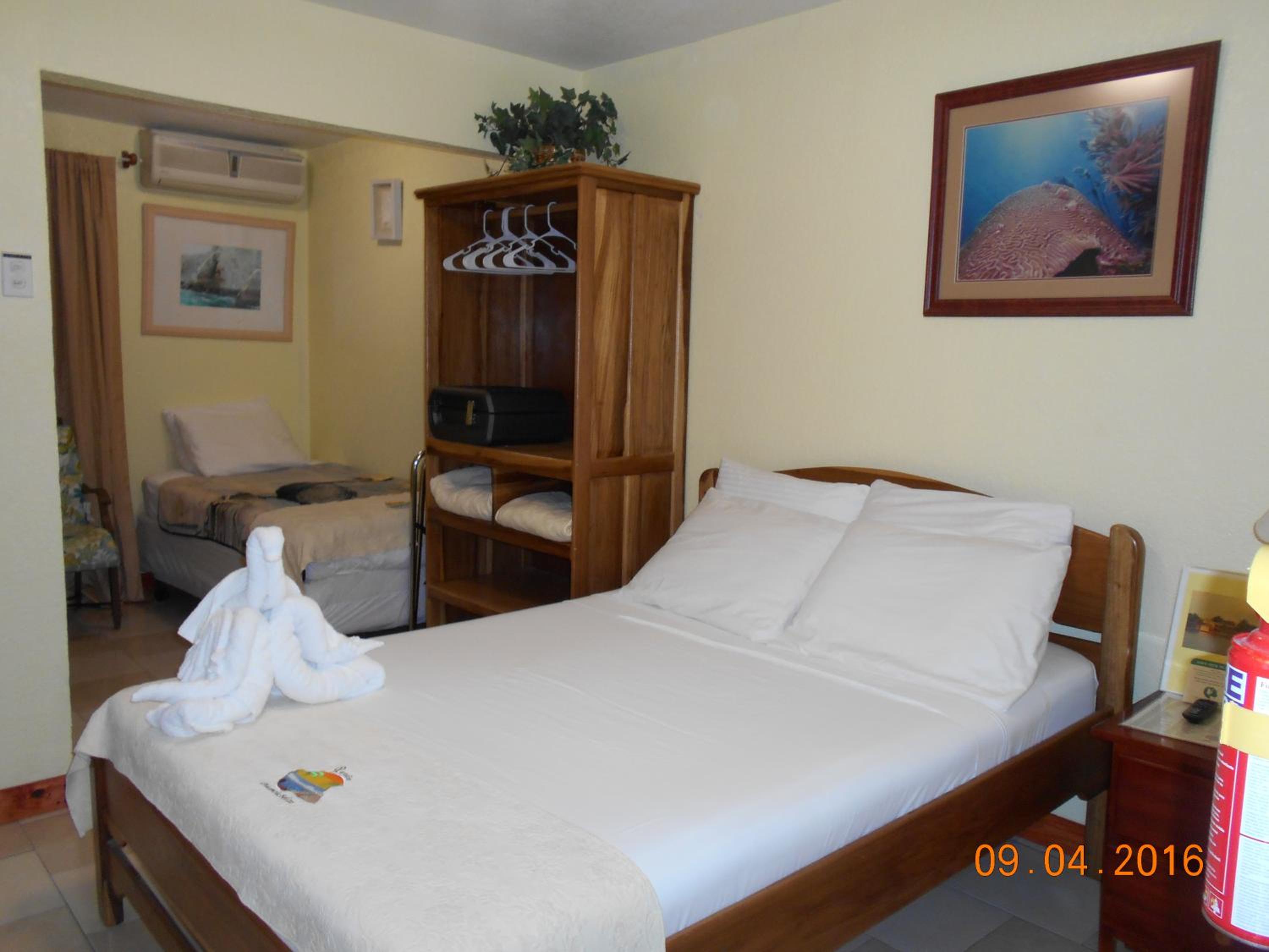 Basic Double Room photo 3