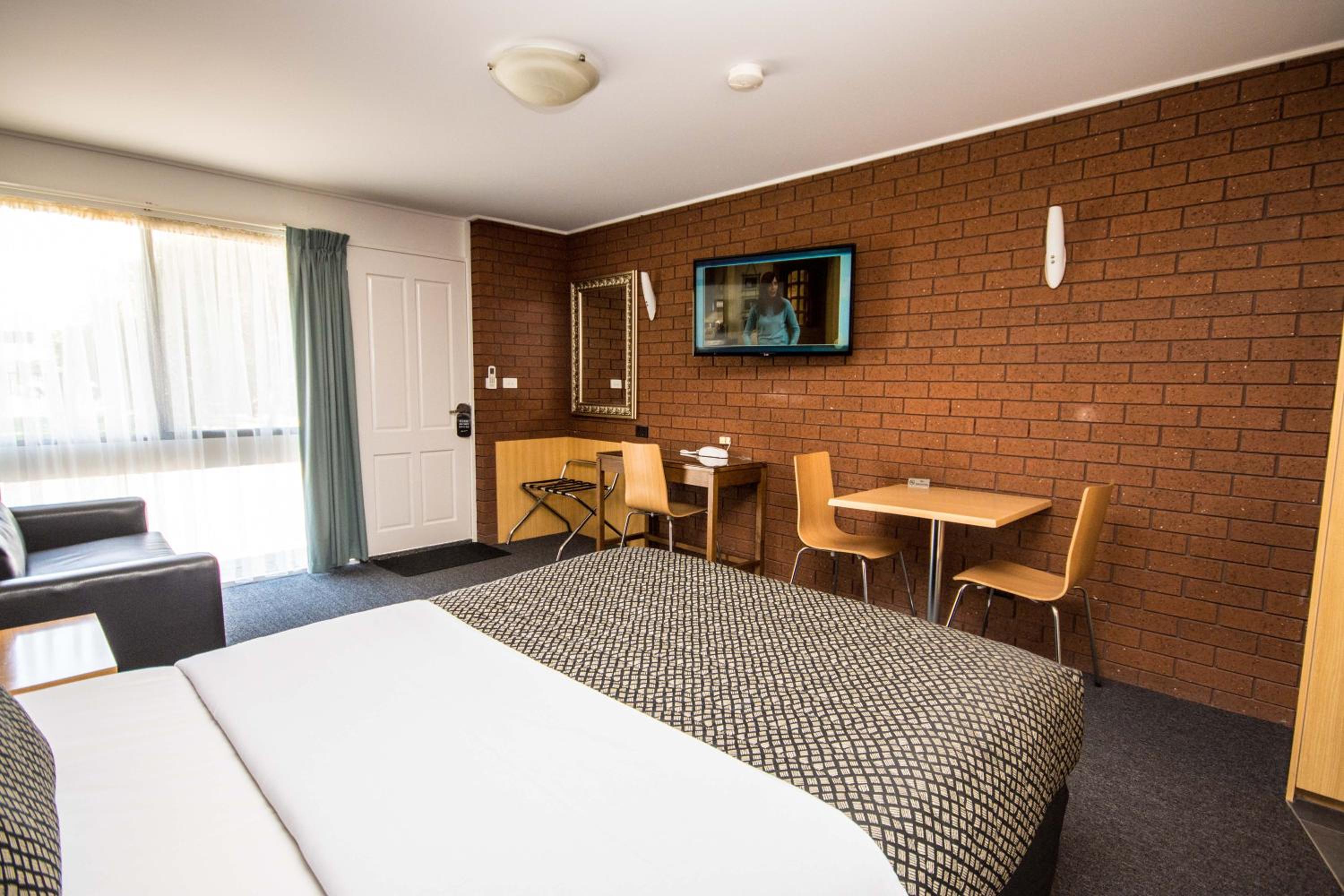 Deluxe Queen Room (Maximum 2 Guests) - Photo 4