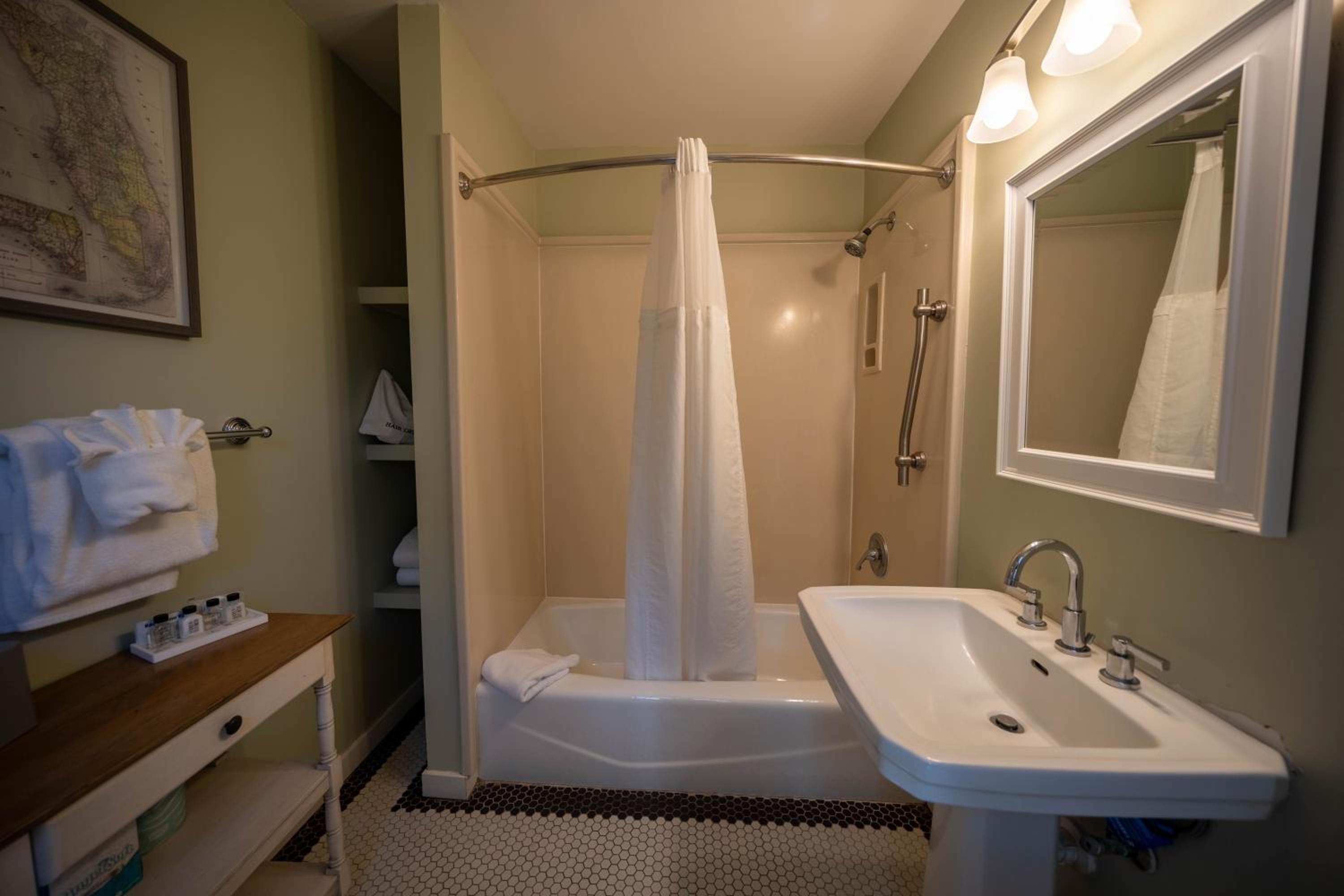 Two-Bedroom Villa - Photo 13
