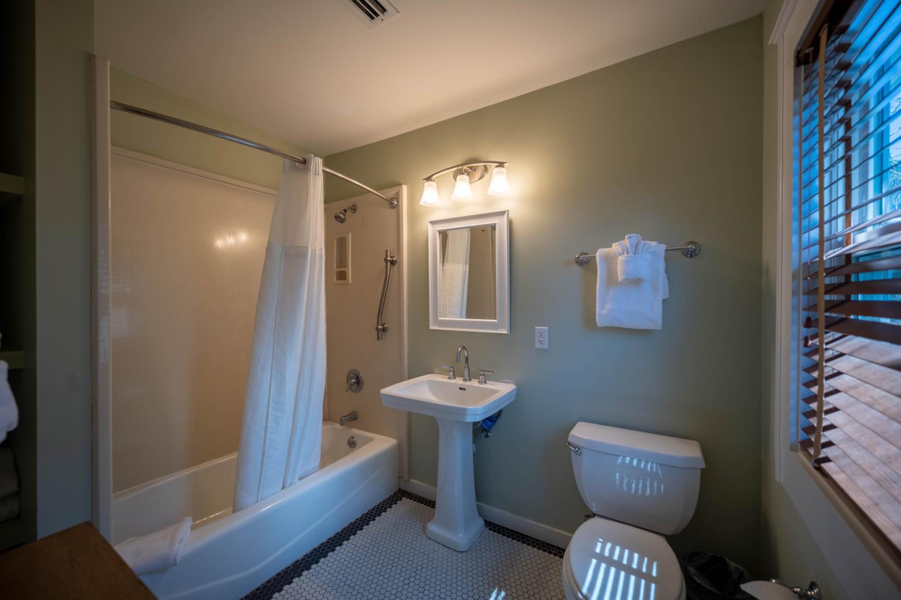 Two-Bedroom Villa - Photo 14
