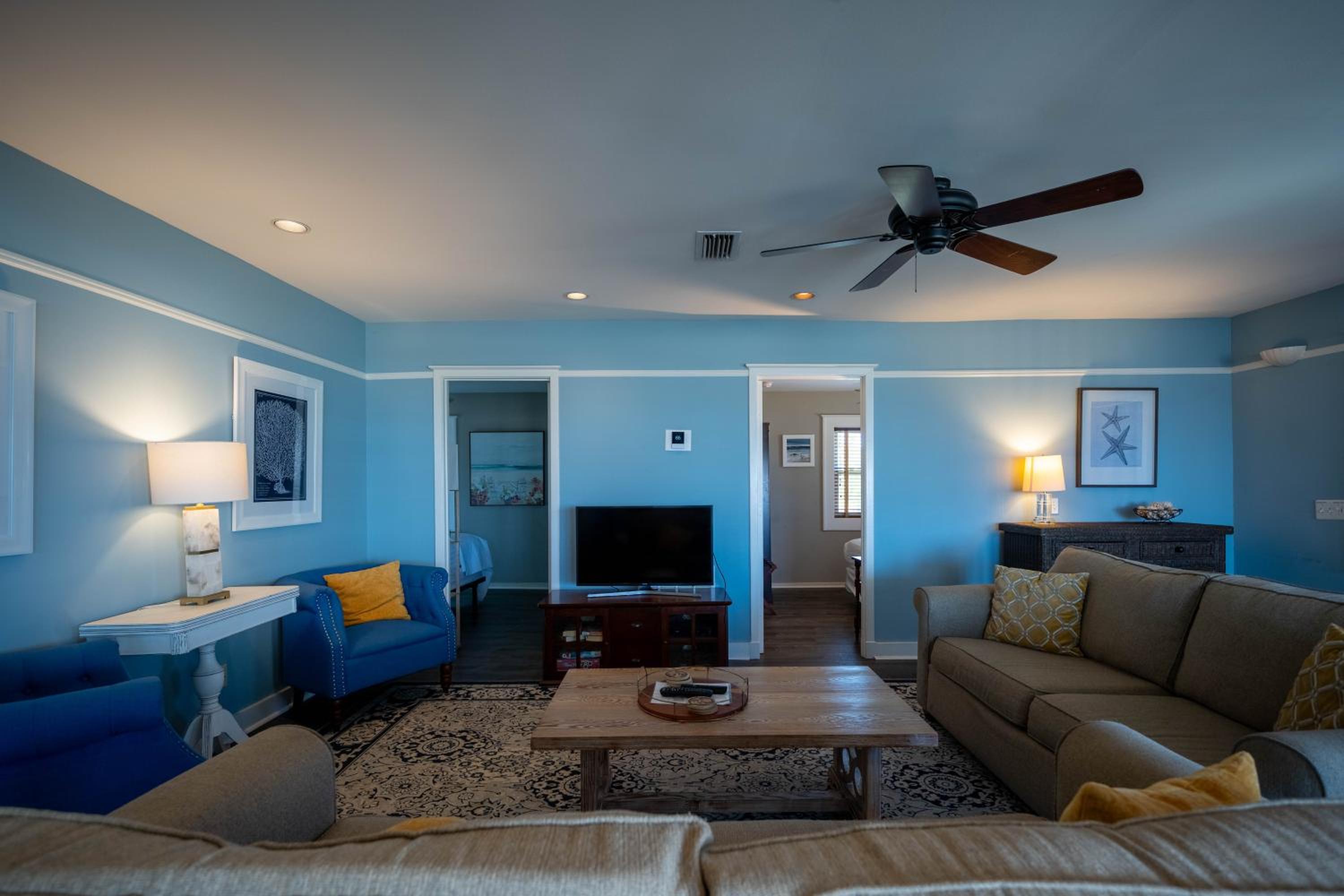Two-Bedroom Villa - Photo 10