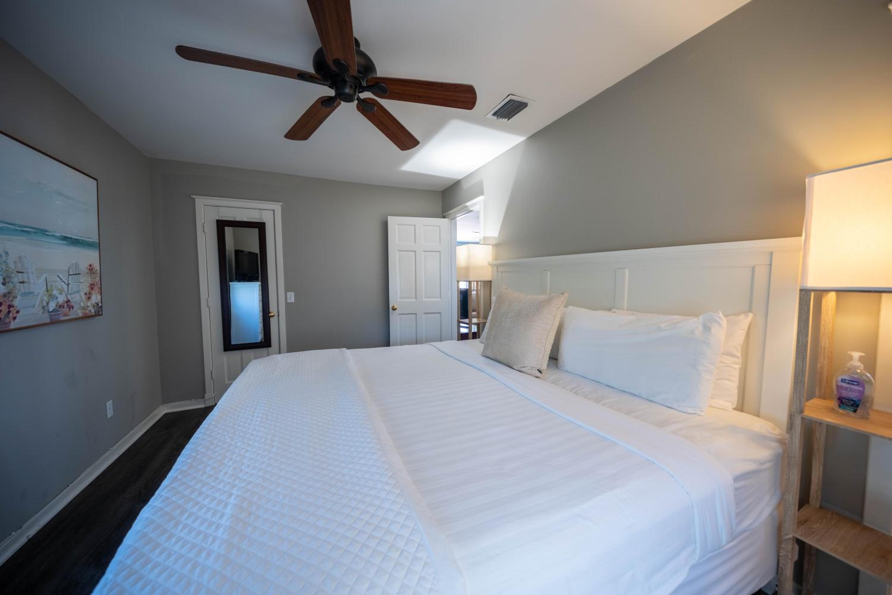 Two-Bedroom Villa - Photo 3