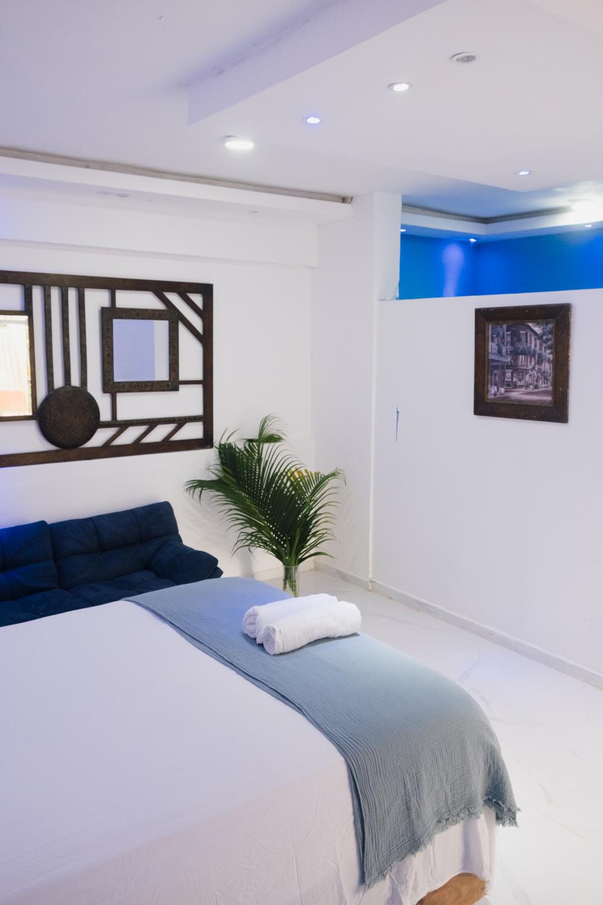 Budget Double Room photo 3