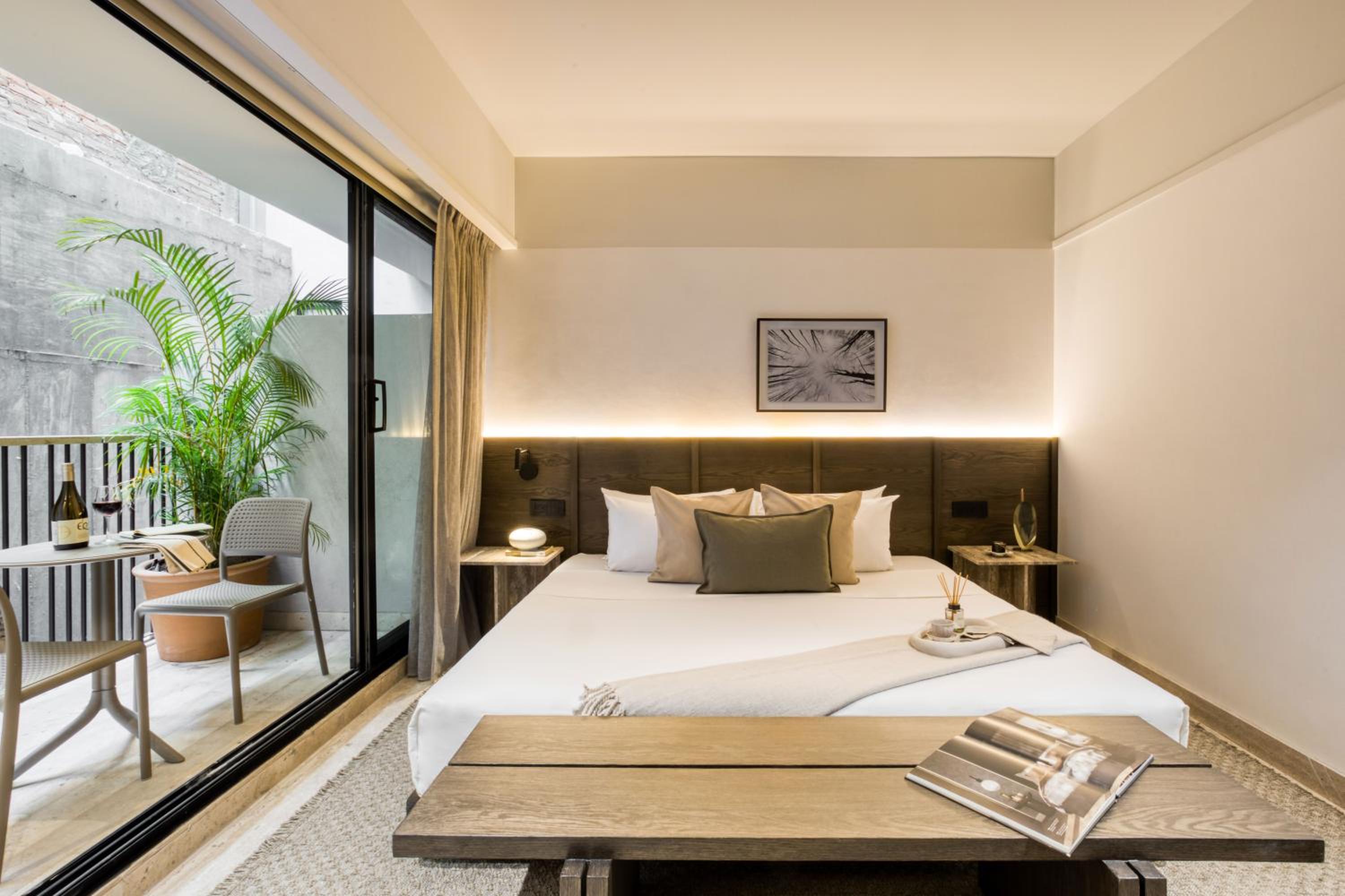 One-Bedroom Apartment with Balcony photo 1