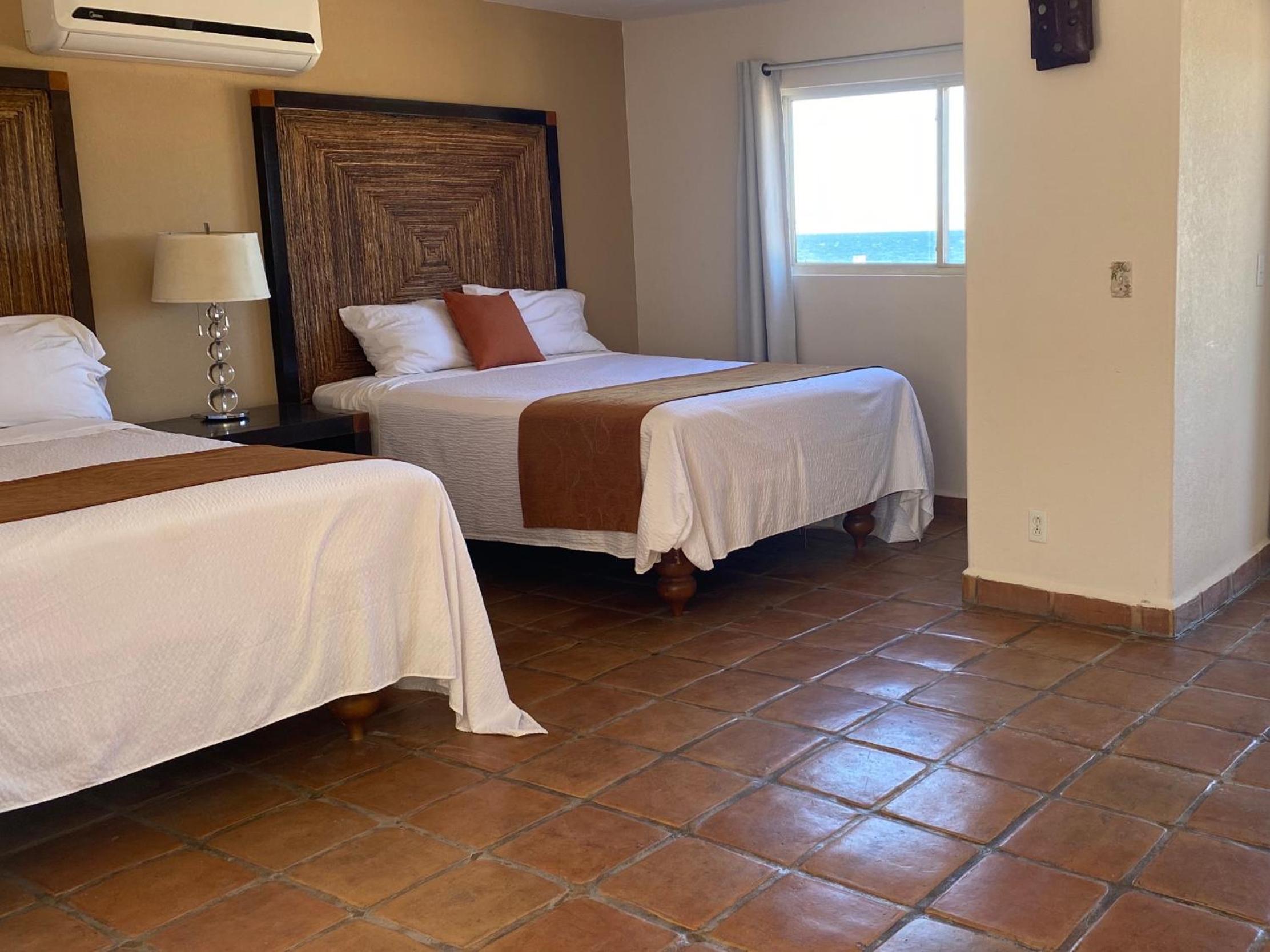 Standard Twin Room with Sea View