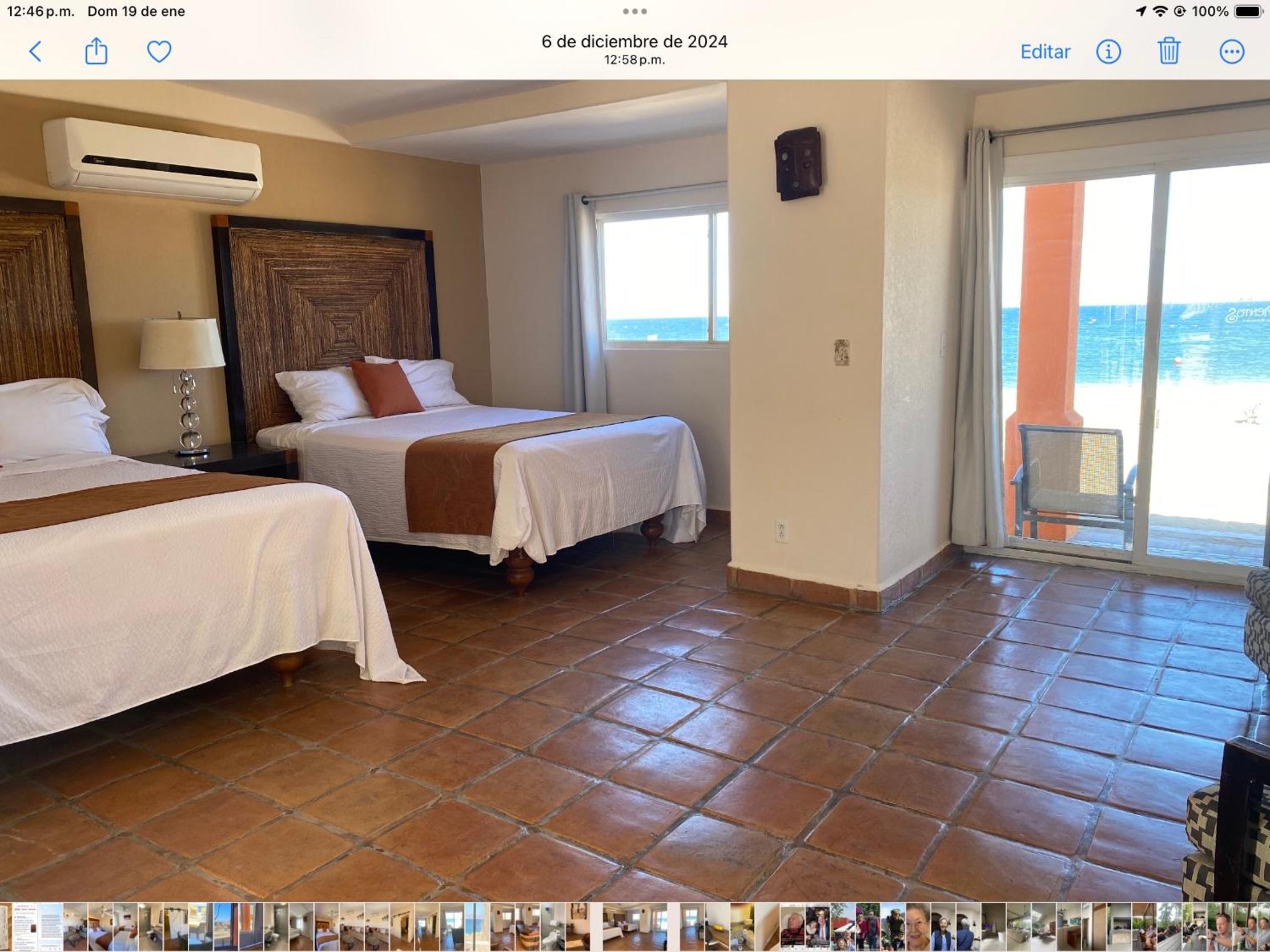 Standard Twin Room with Sea View