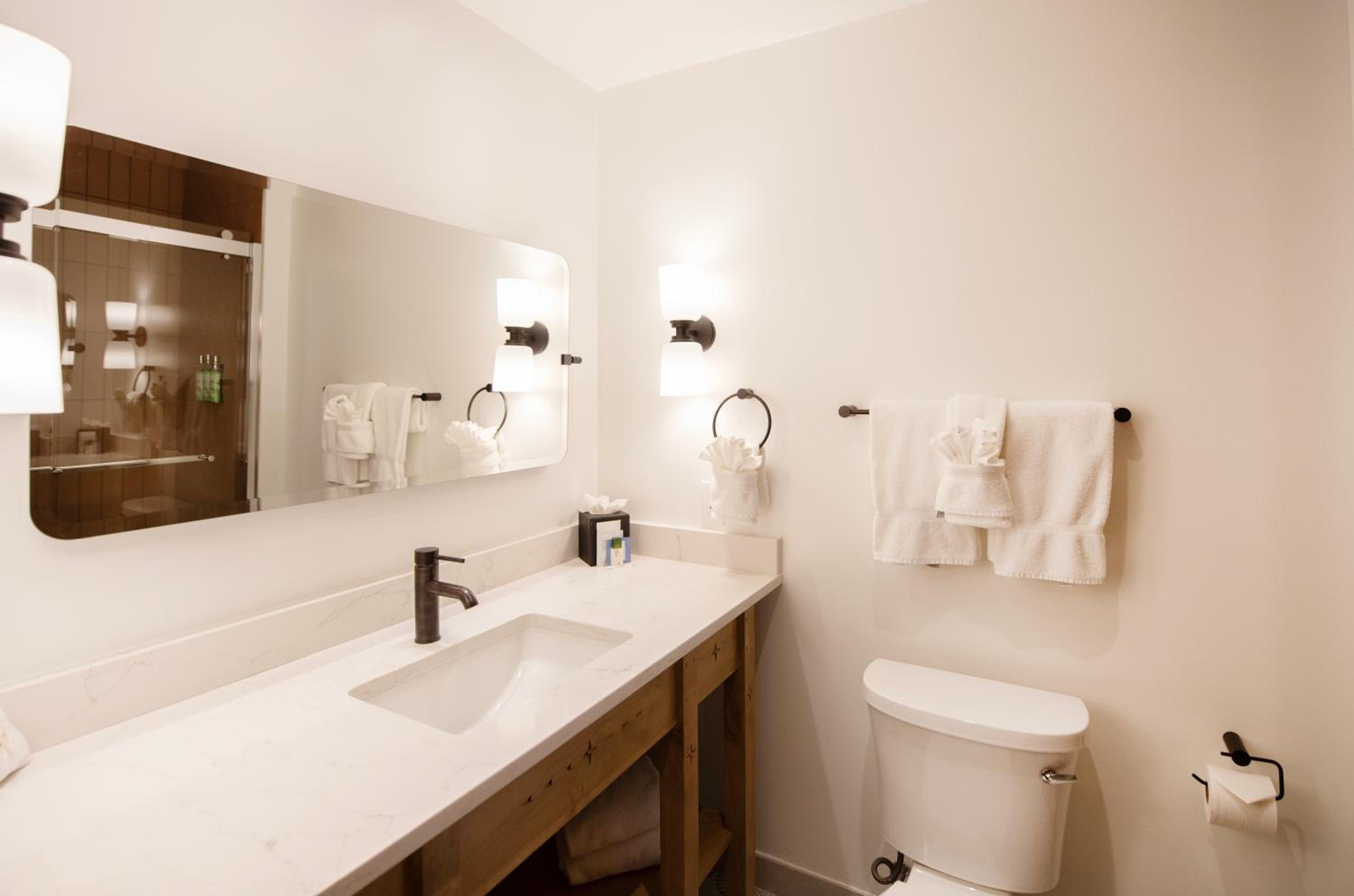 Deluxe Queen Room - Photo 2