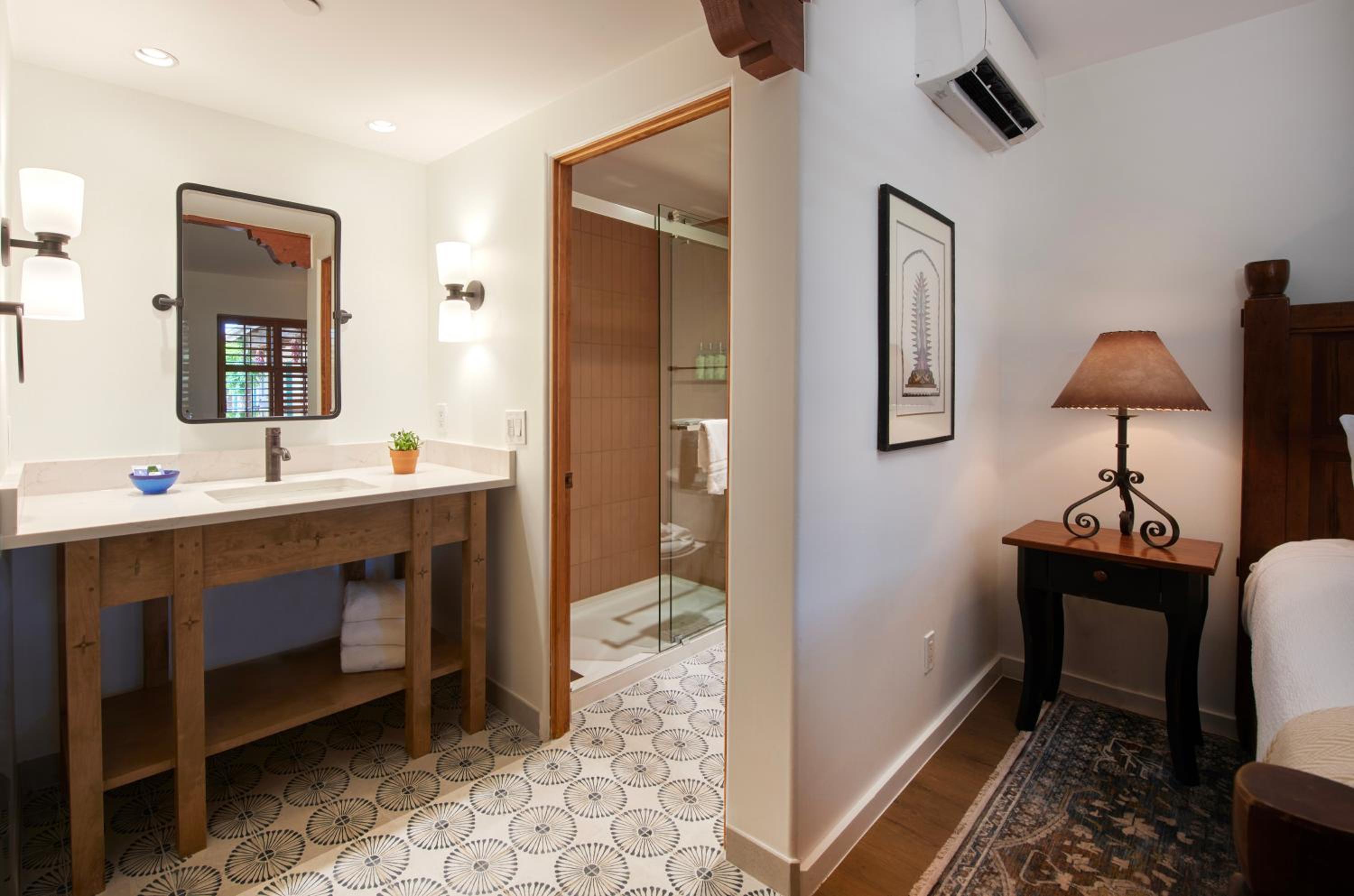 King Suite - Photo 4
