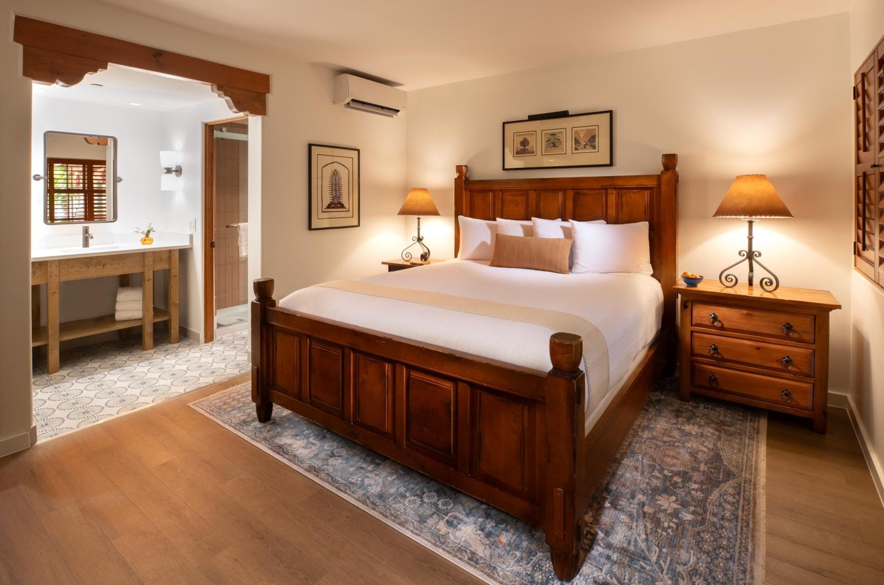 King Suite - Photo 2