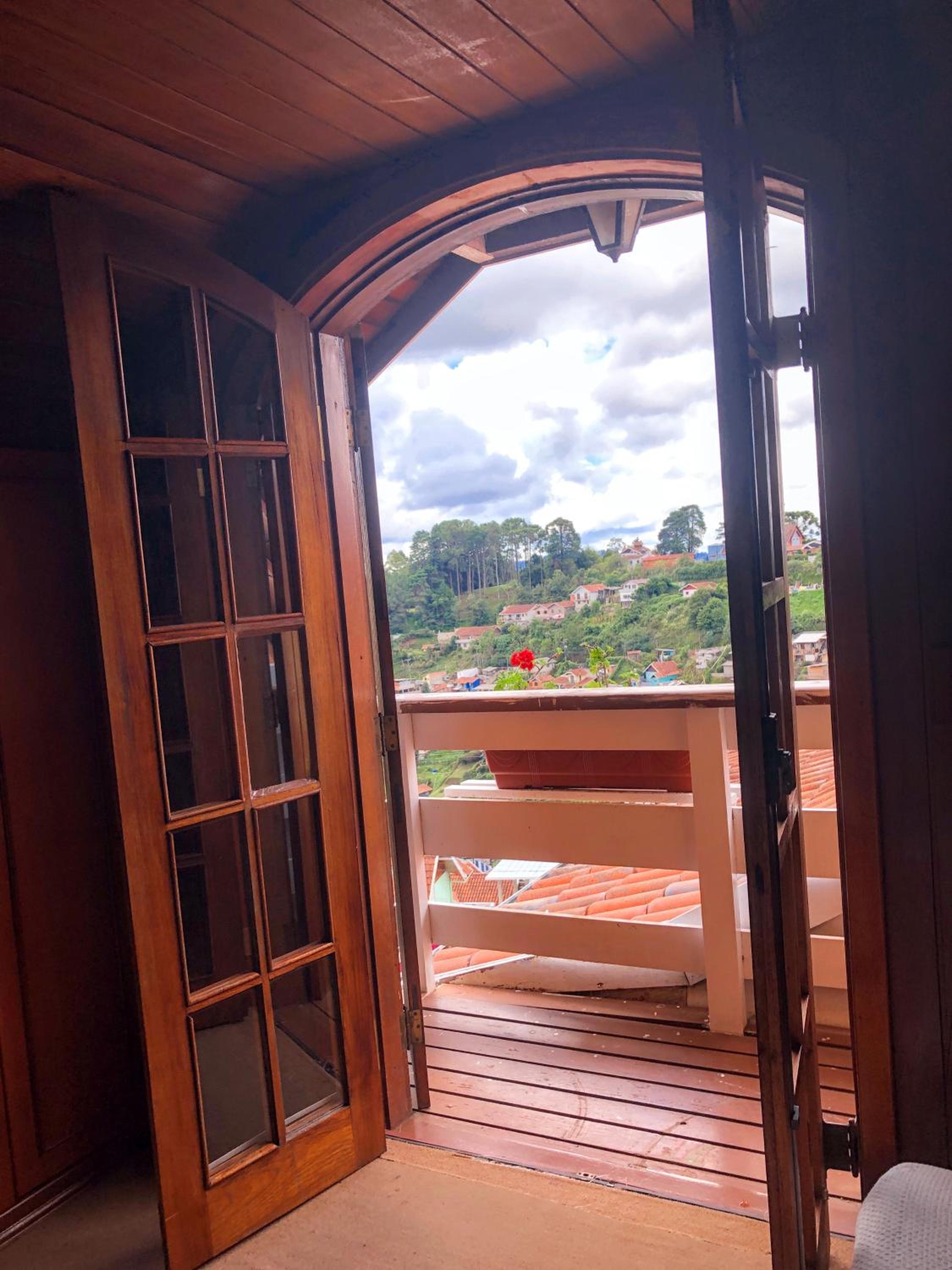 Quadruple Room with Mountain View photo 2