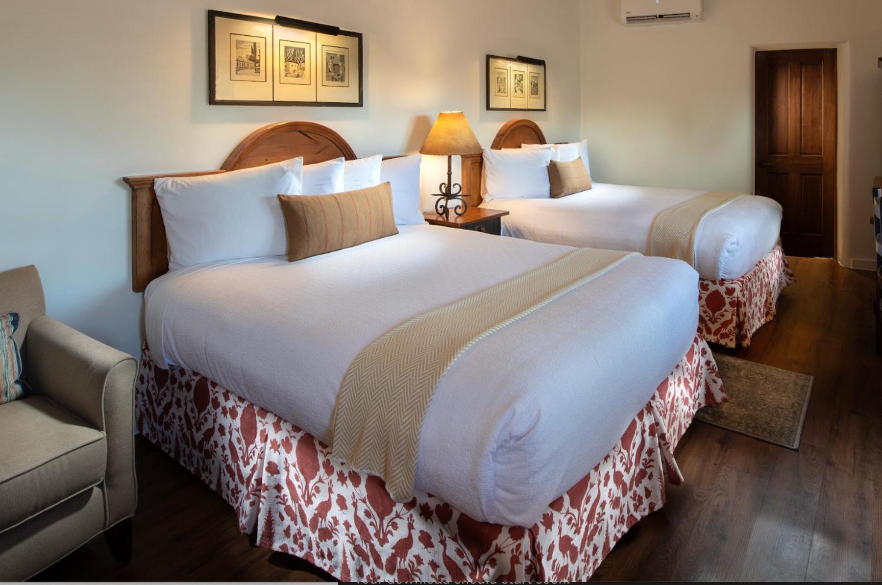 Deluxe Queen Room - Photo 4