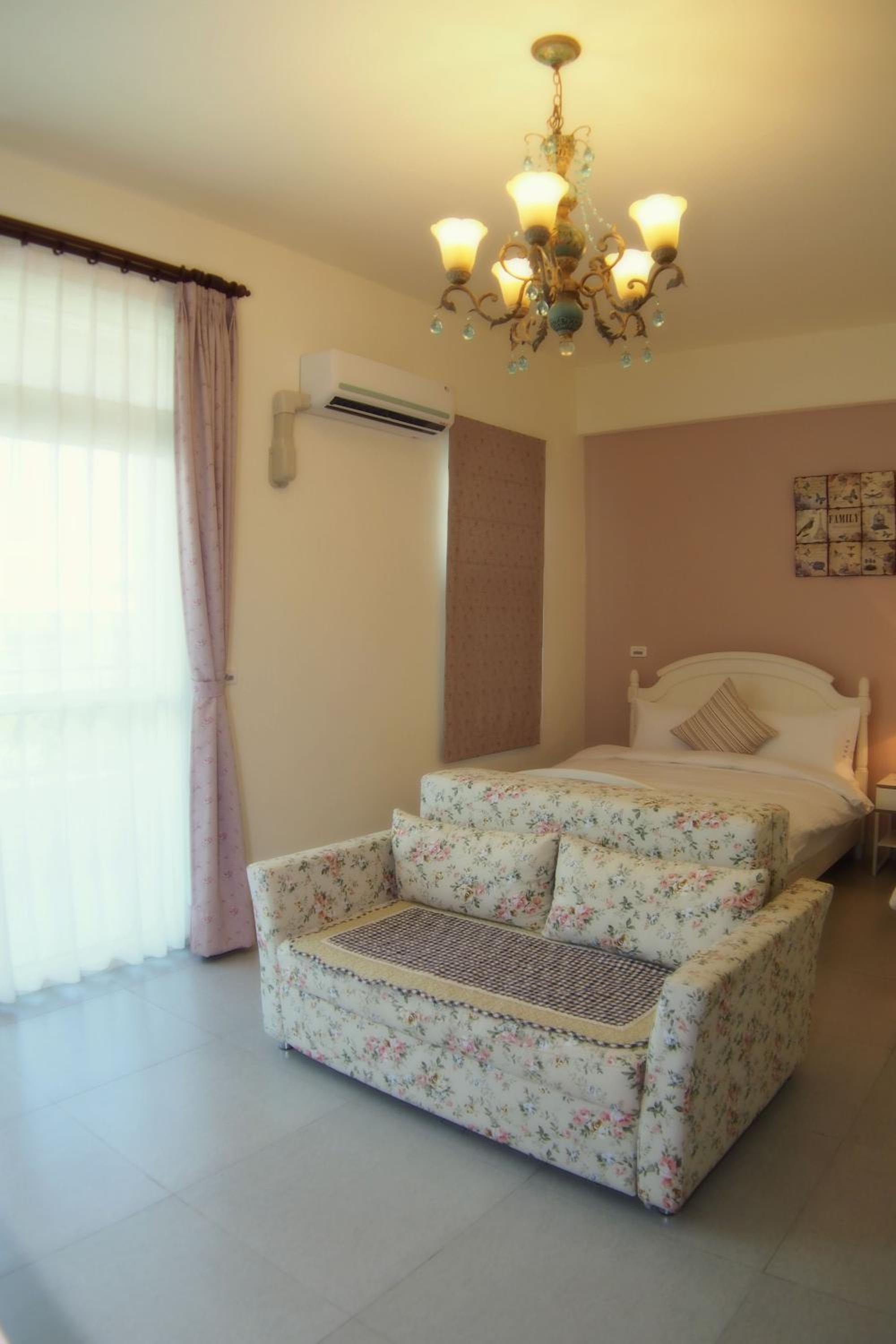 Triple Room with Private Bathroom photo 2