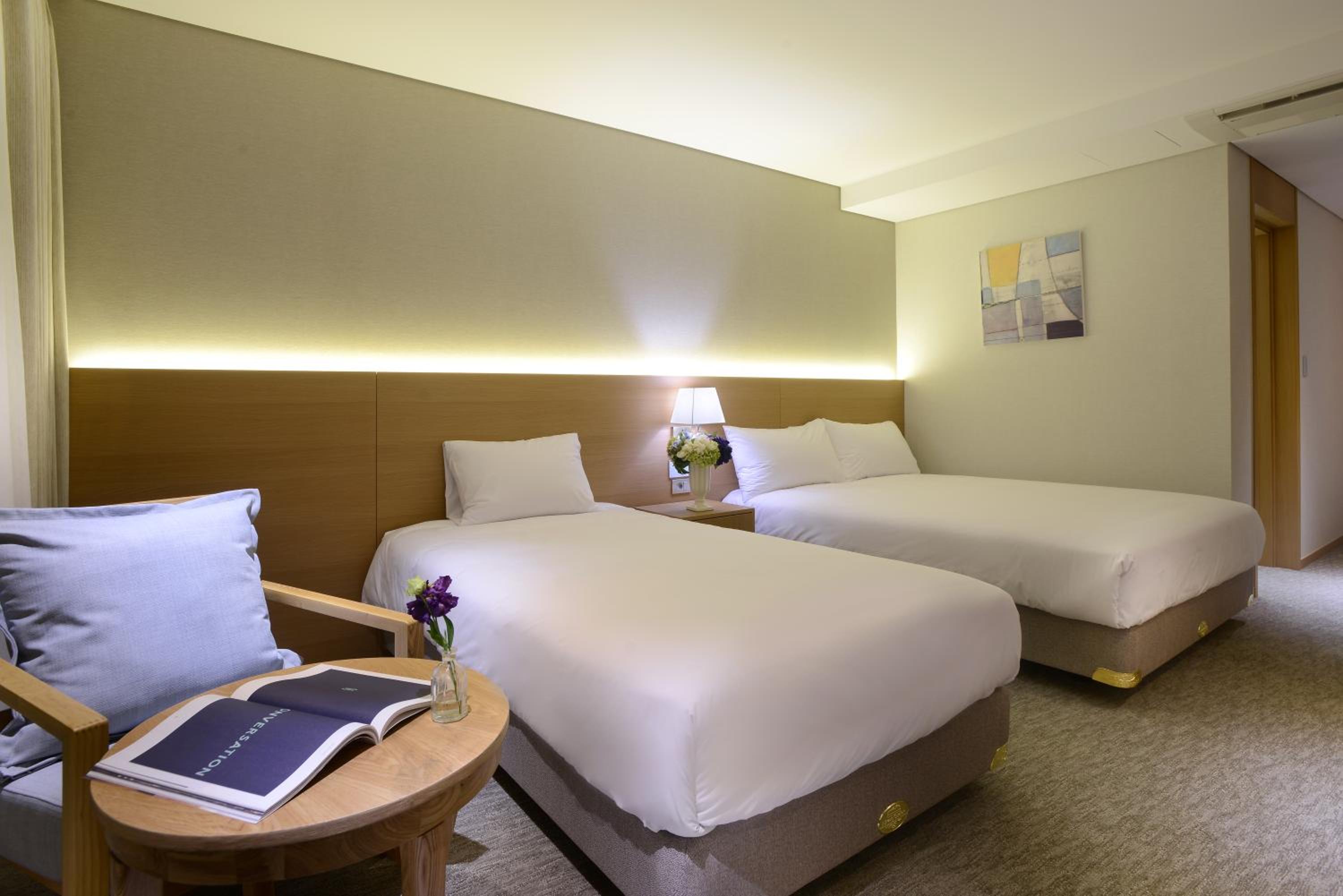 Deluxe Twin Room photo 3