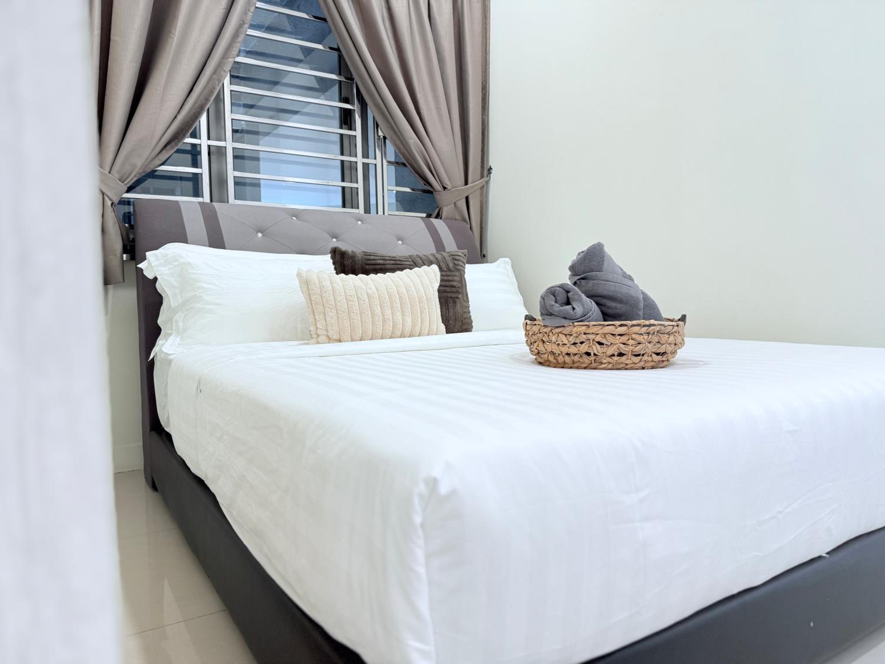 Two-Bedroom Apartment with City View photo 1