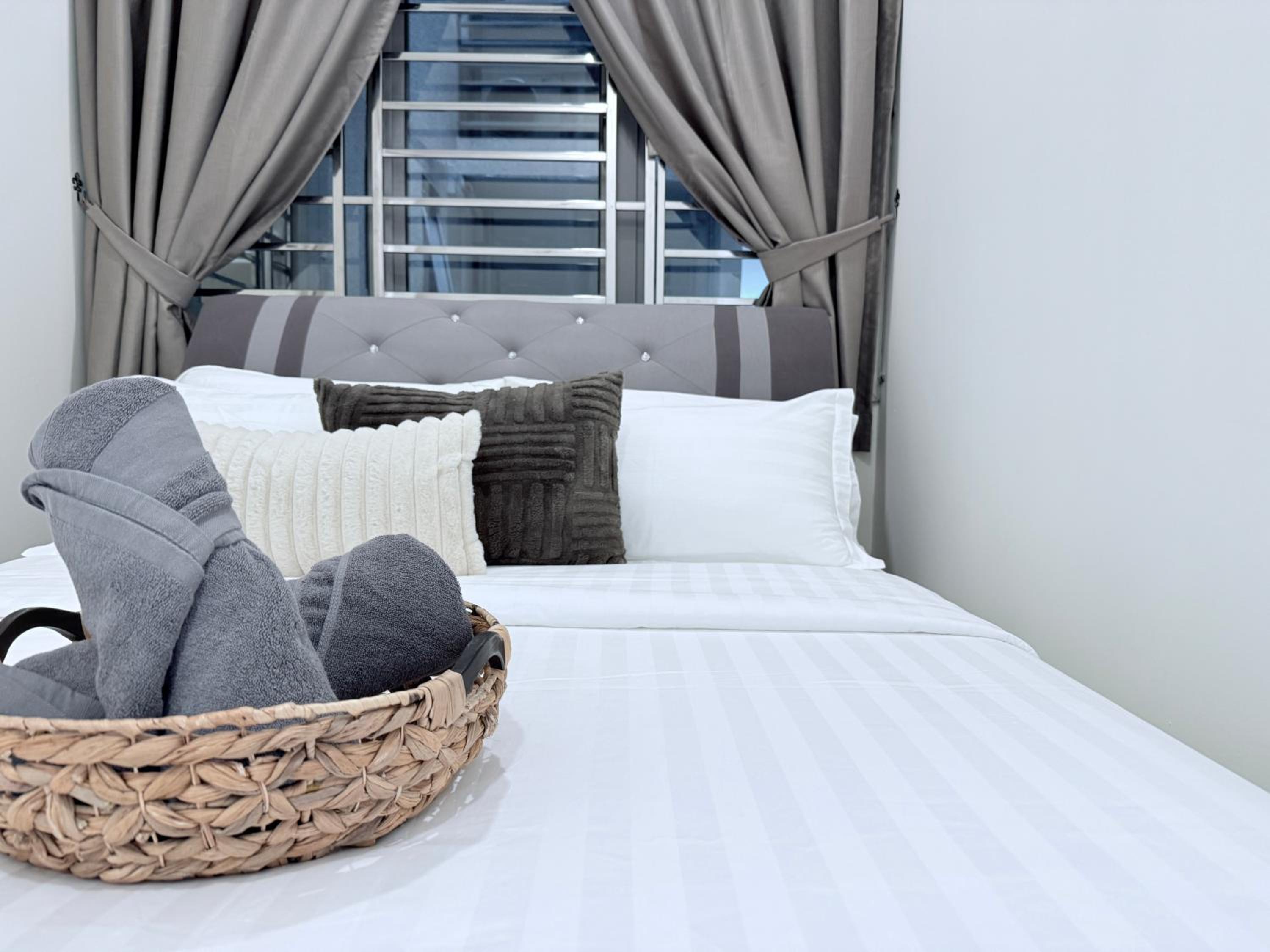 Two-Bedroom Apartment with City View photo 3