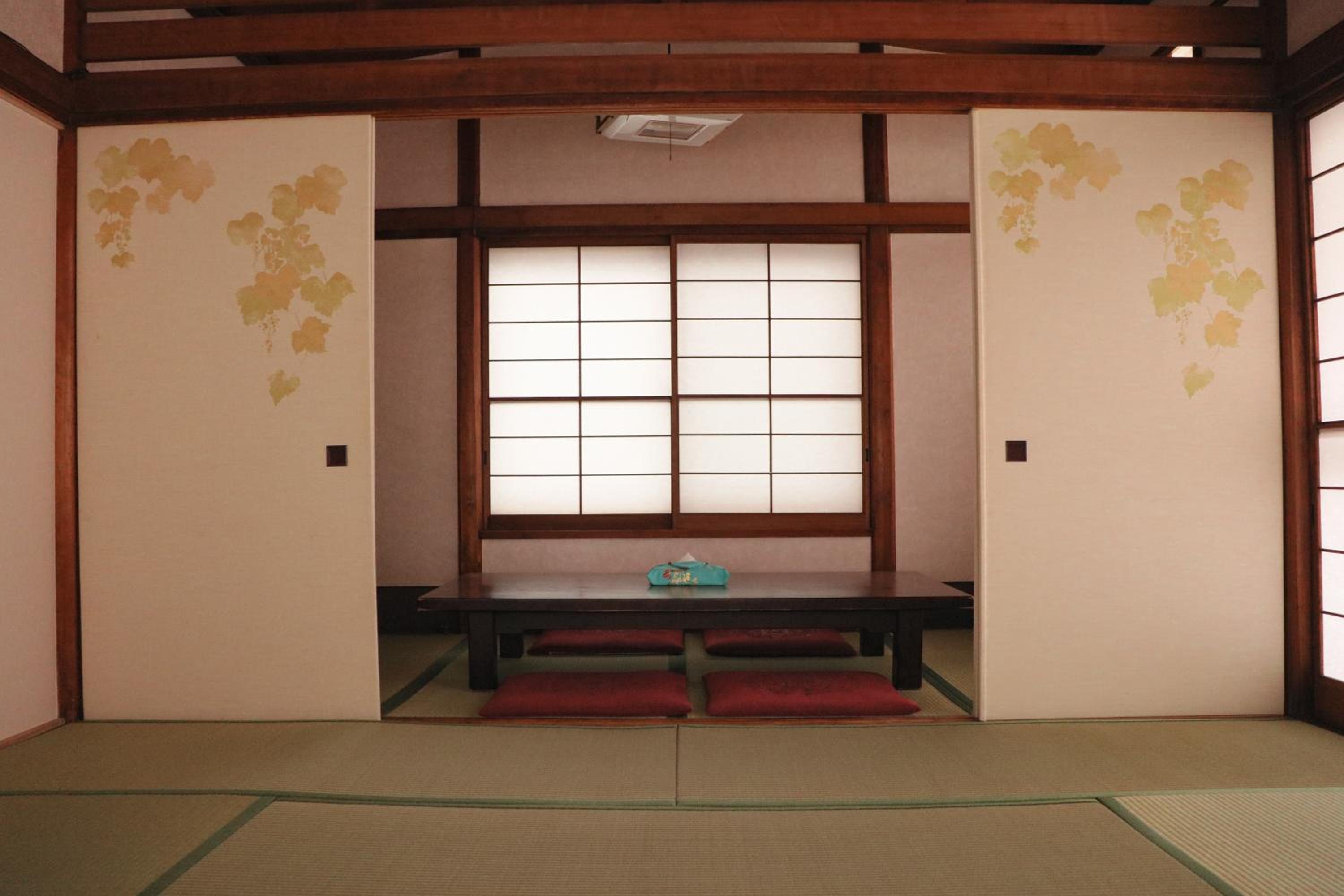 Japanese-Style Quadruple Room photo 3